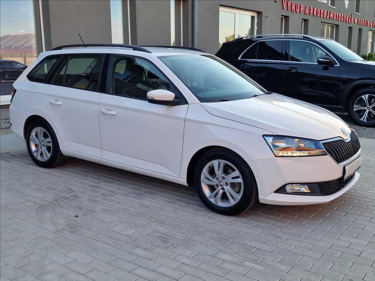 Škoda Fabia, 1.0 TSI Ambition,ČR,1.Majitel - fotka 2
