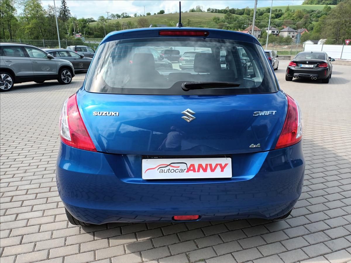 Suzuki Swift, 1,2 i,4x4,VÝHŘEV,SERVIS,KOLA, - fotka 6