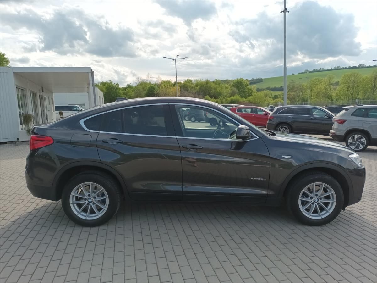 BMW X4, 2,0 xDrive20d,140KW,NAVI,SERVI - fotka 4