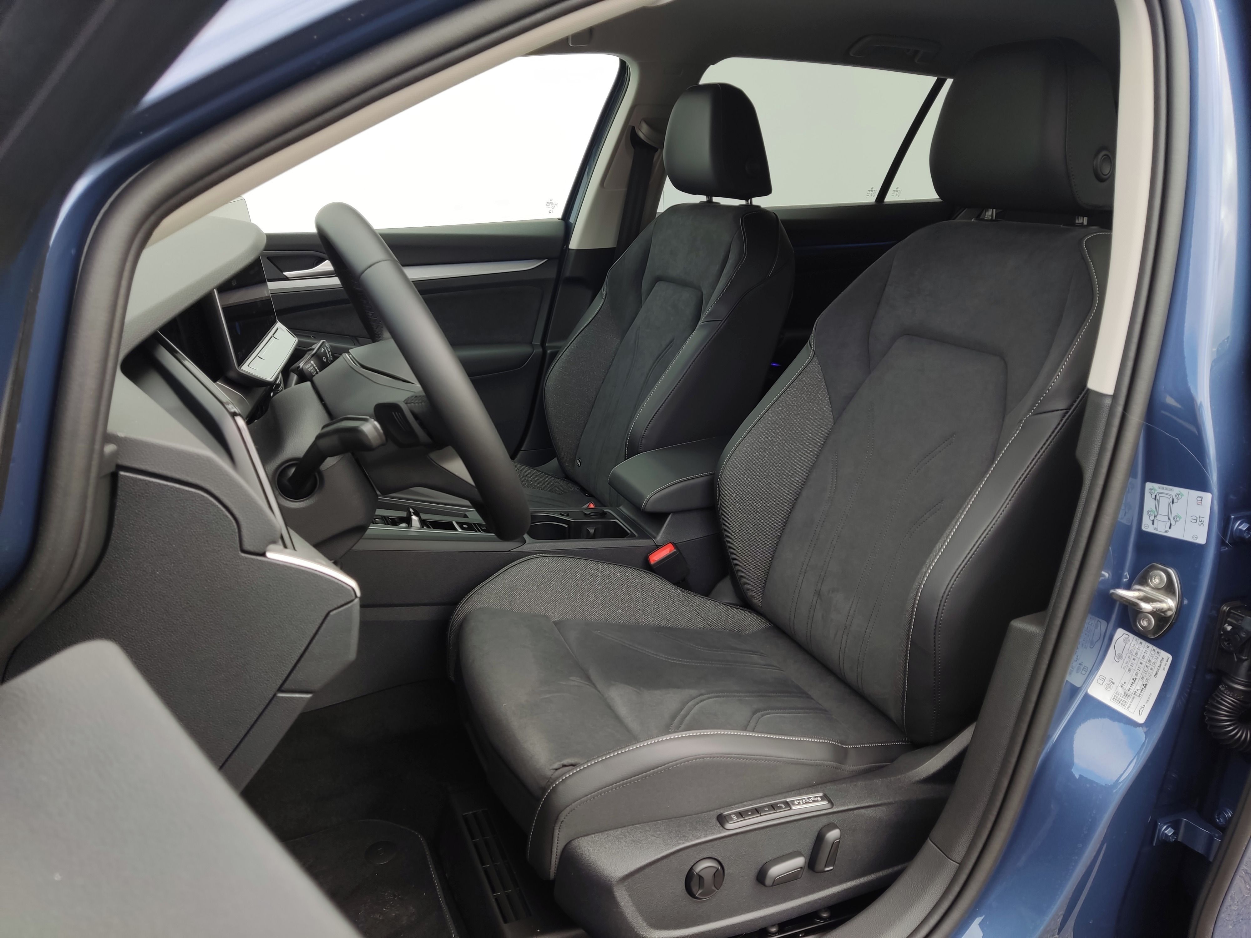 Volkswagen Golf, 1.5 eTSI 110 kW DSG People - fotka 6
