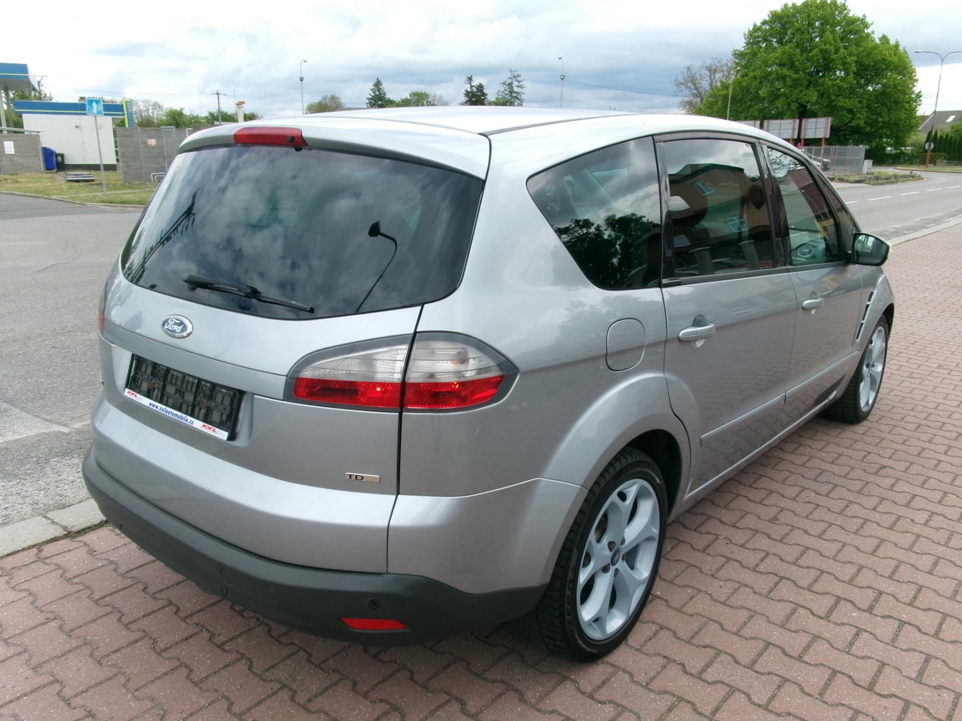 Ford S-MAX, 2,0TDCi PANORAMA AC TEMP - fotka 4