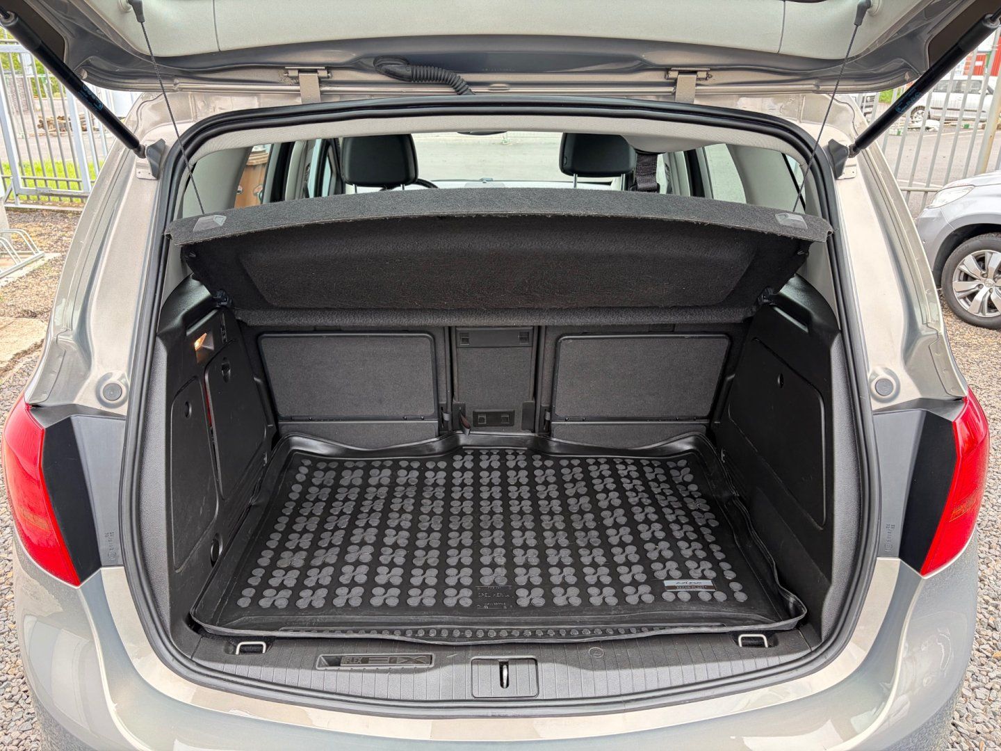 Opel Meriva, 1,4  AC,  ZACHOVALÉ,SERVISKA - fotka 5