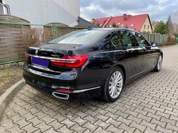 BMW xDrive 740d - TOP Stav
