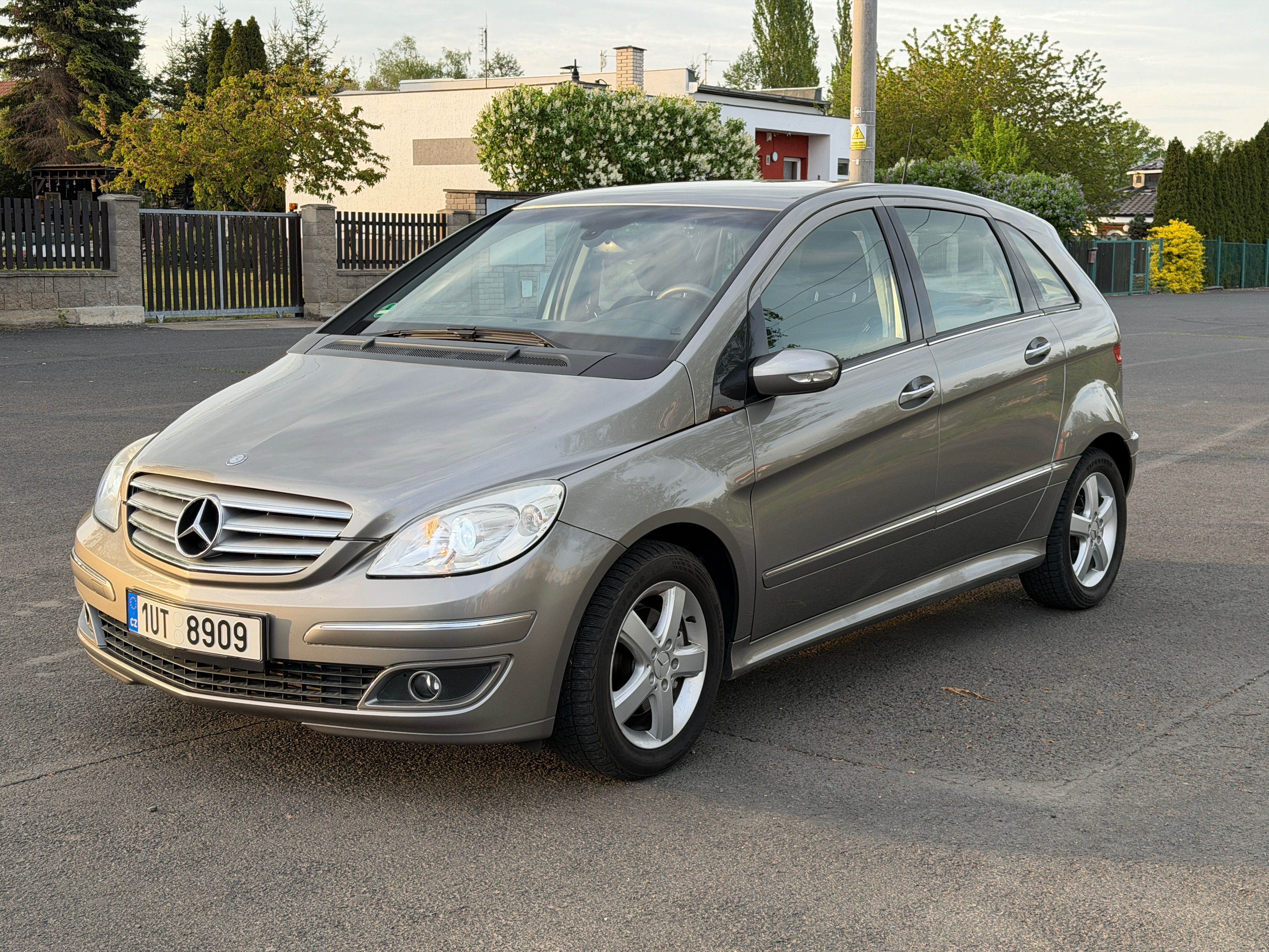 Mercedes-Benz Třídy B, B180 CDI - fotka 2