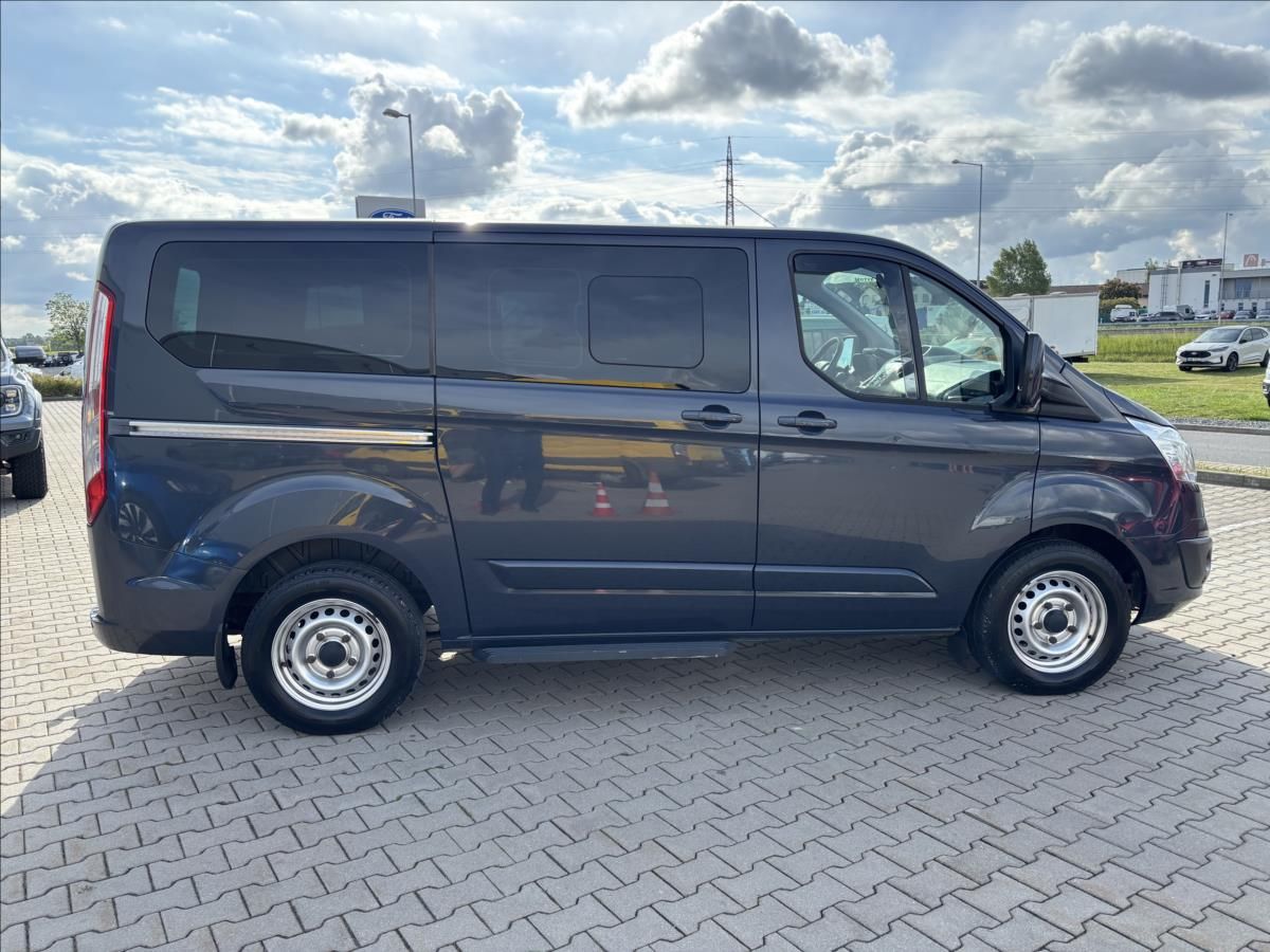 Ford Tourneo Custom, 2,2 TDCi 92kW L1 - fotka 6