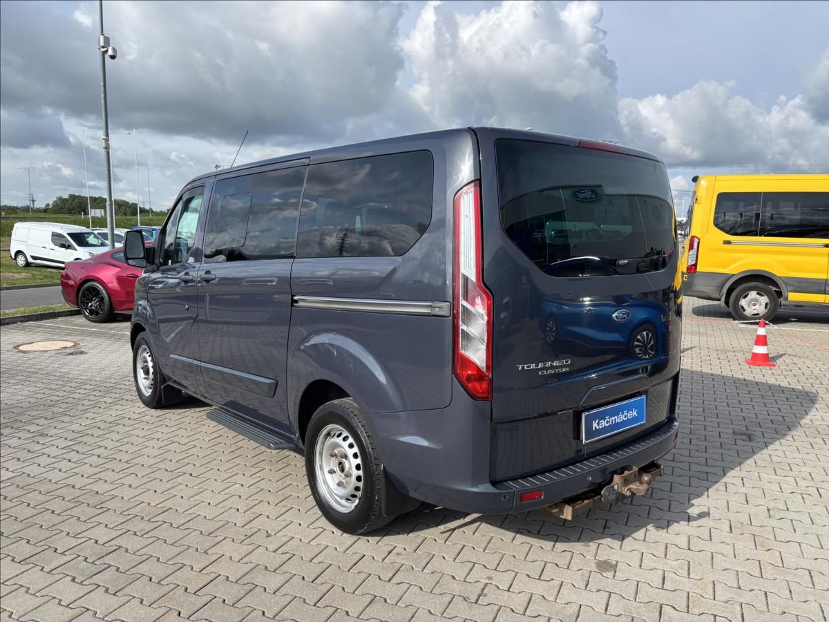 Ford Tourneo Custom, 2,2 TDCi 92kW L1 - fotka 3