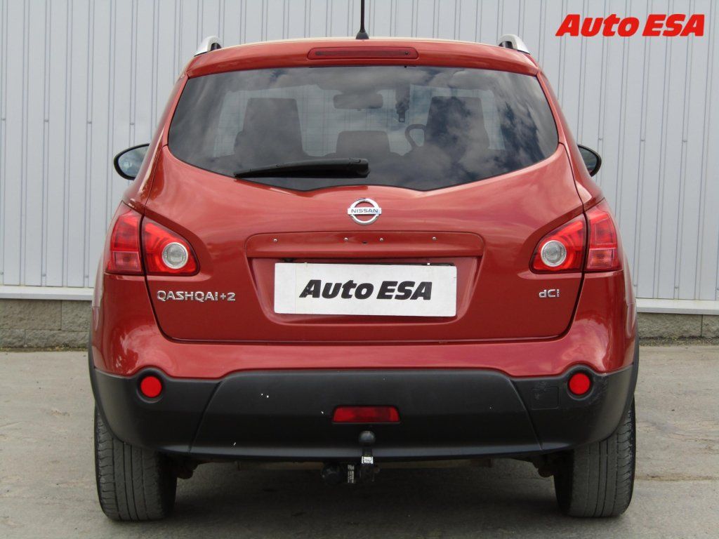 Nissan Qashqai, 2.0dci 4x4,7míst,ČR - fotka 5