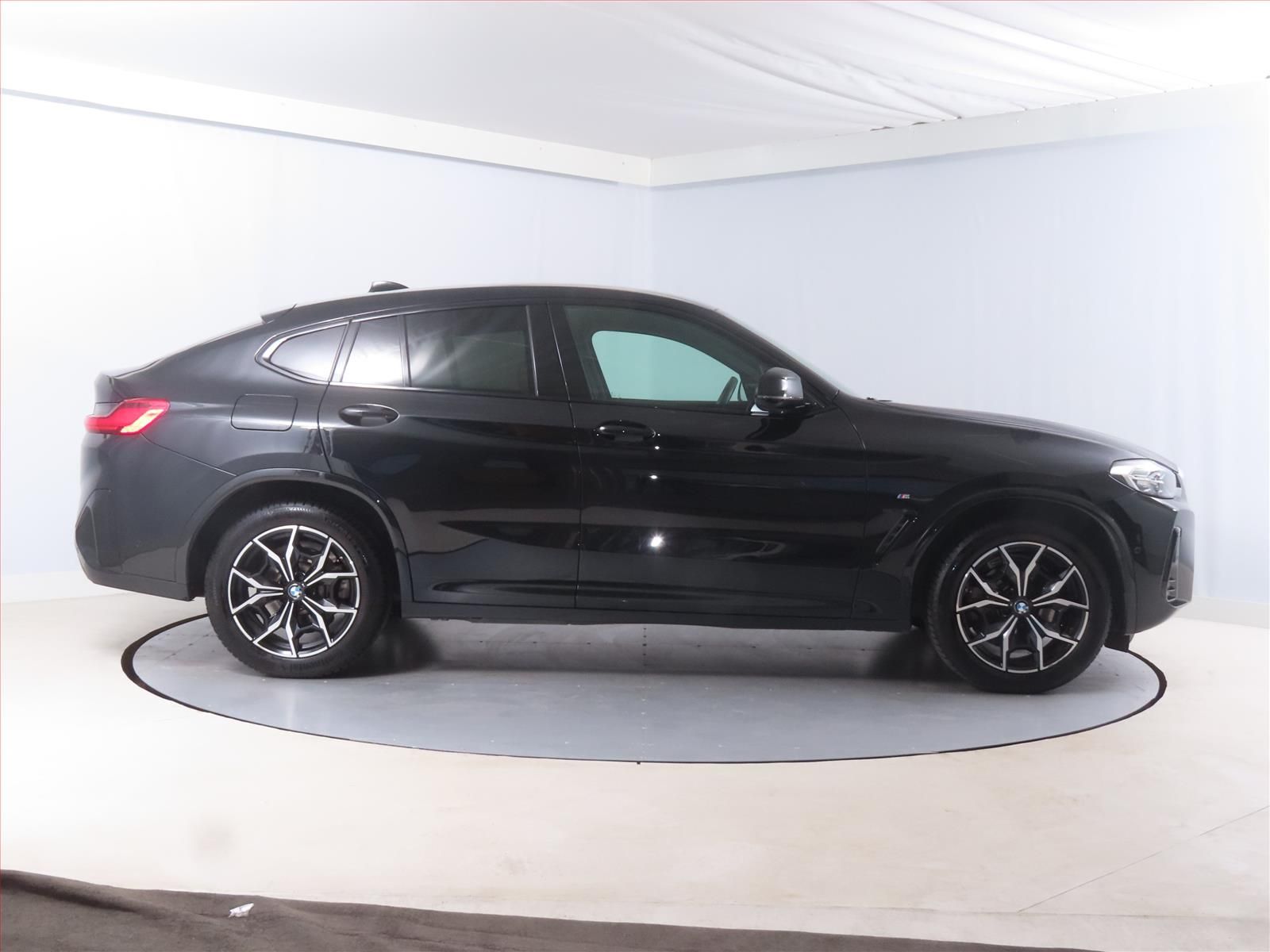 BMW X4, xDrive20i - fotka 6