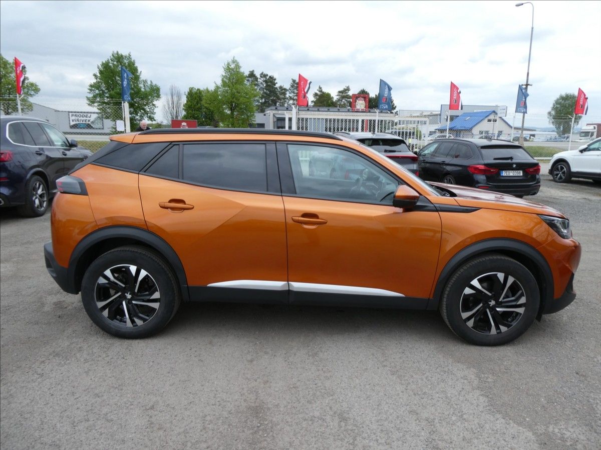 Peugeot 2008, 1,2 PureTech 74kW Allure,závěs - fotka 2