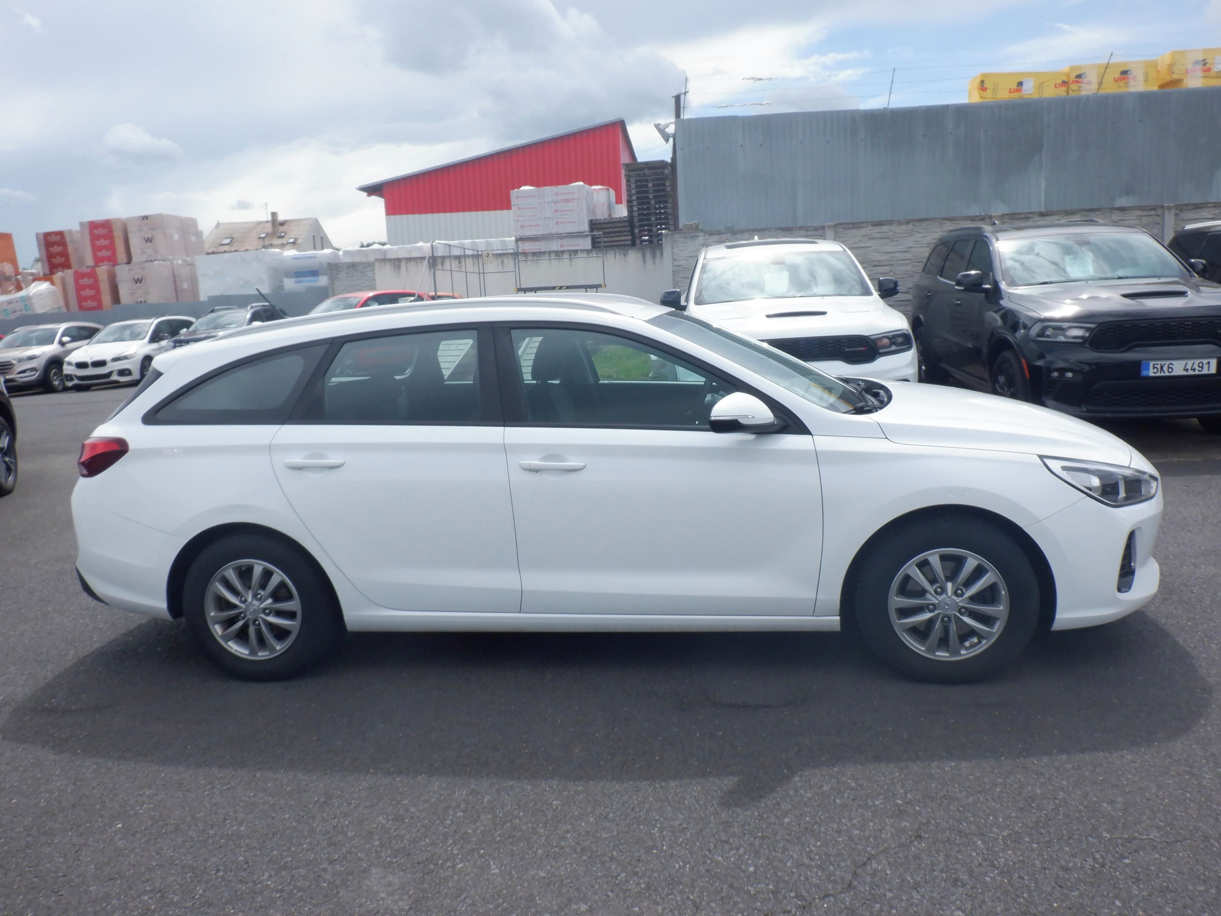 Hyundai i30, 1.0 T-GDI Komfort,ČR - fotka 4