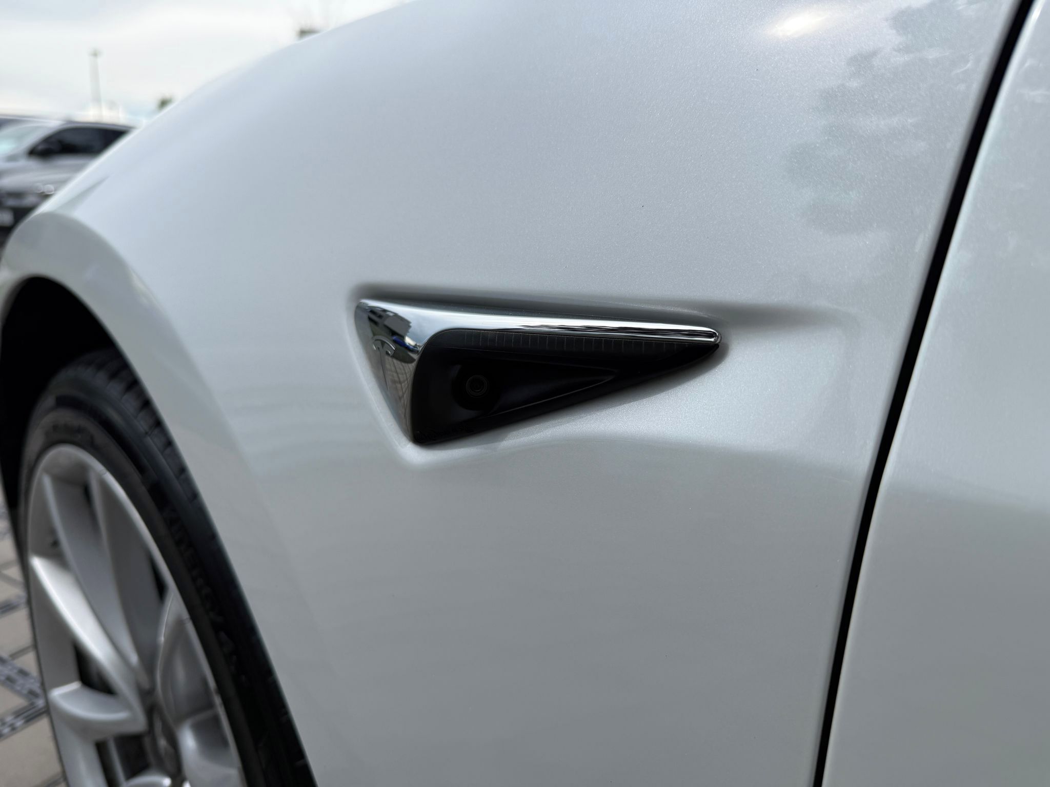 Tesla Model 3, Long Range AWD - fotka 6