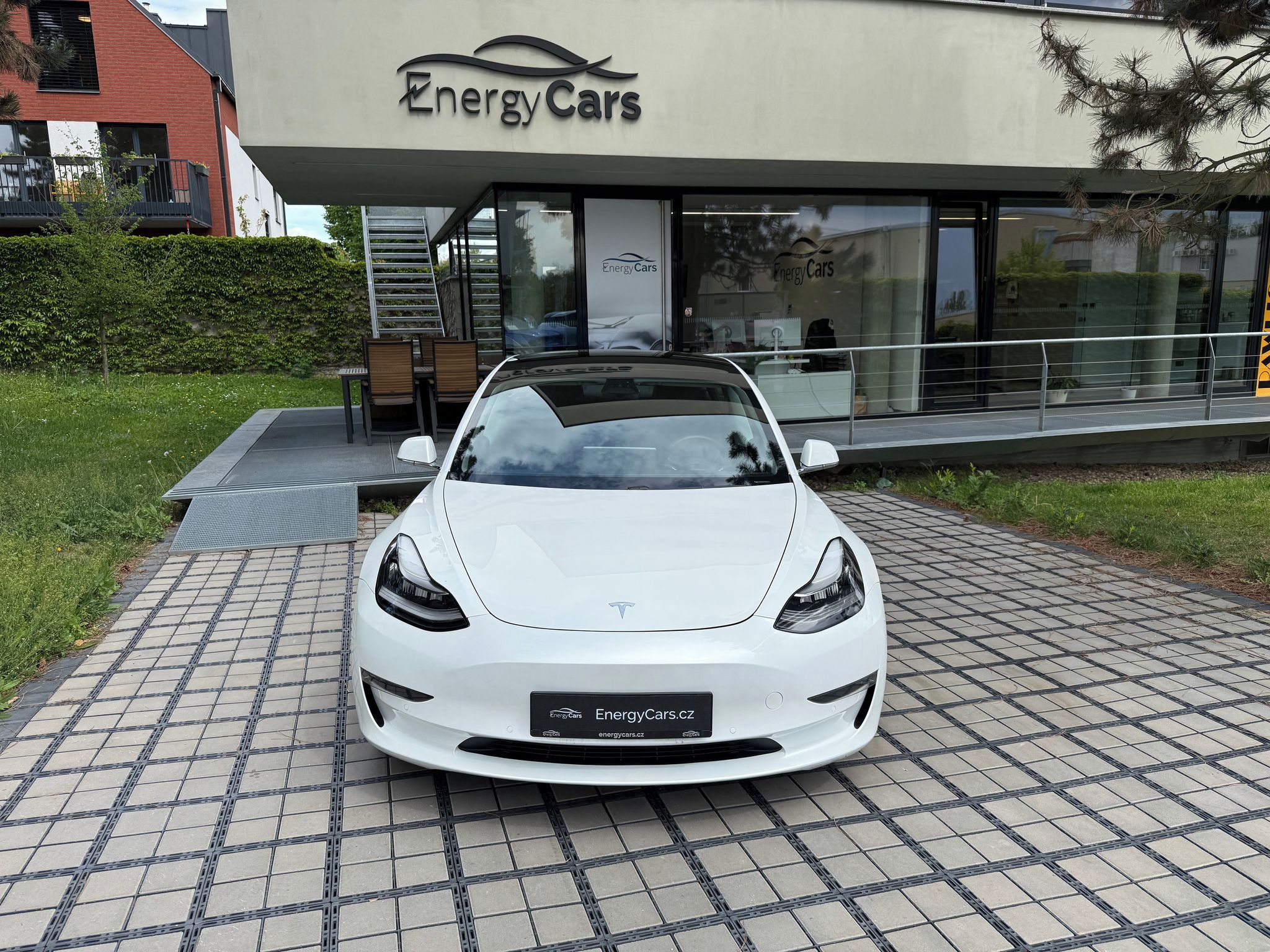 Tesla Model 3, Long Range AWD - fotka 2