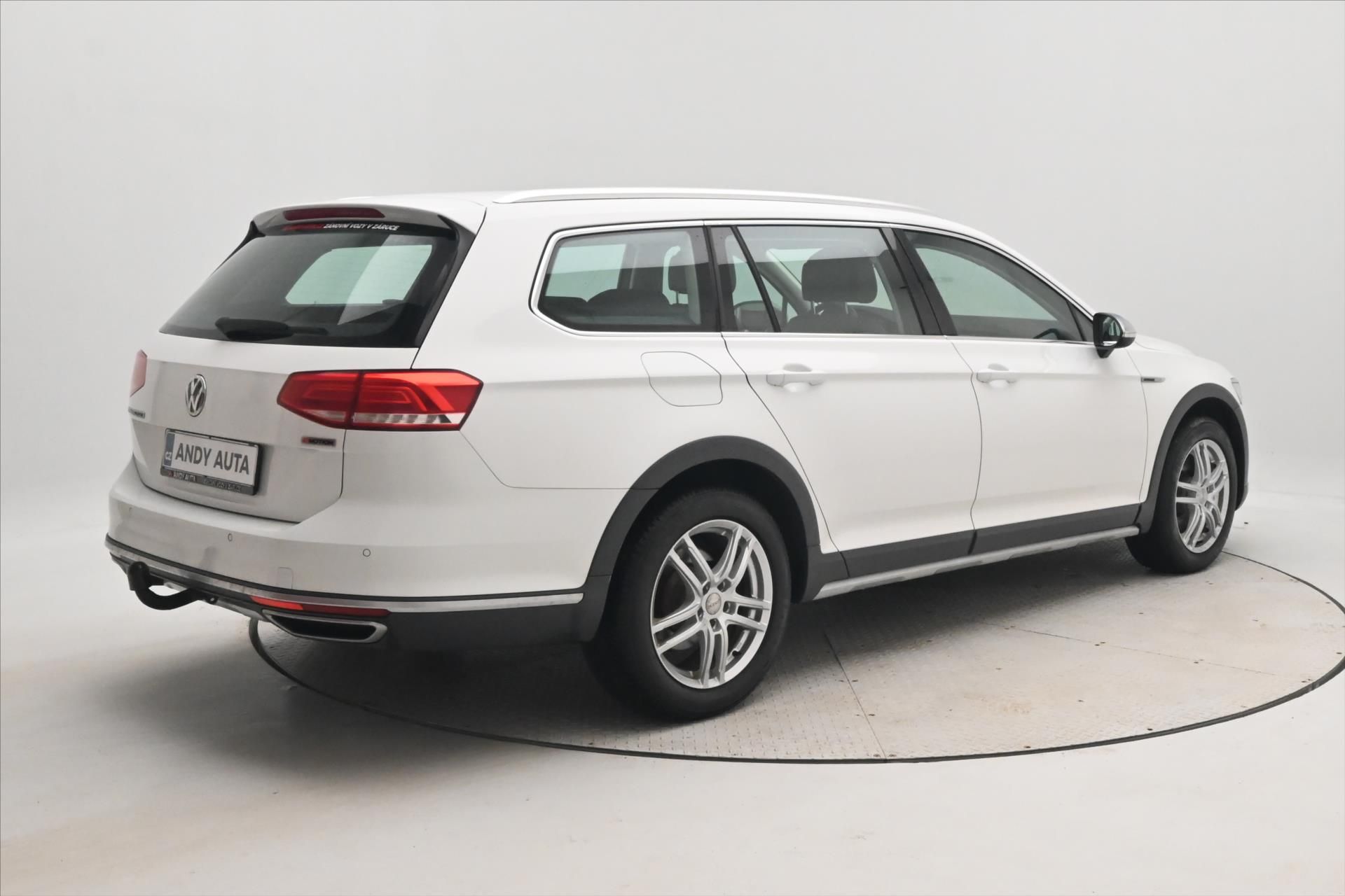 Volkswagen Passat, 2,0 TDI 140kW DSG Alltrack 4Mo - fotka 5