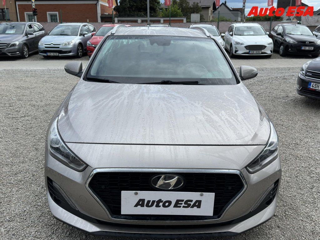 Hyundai i30, 1.6 CRDi - fotka 2