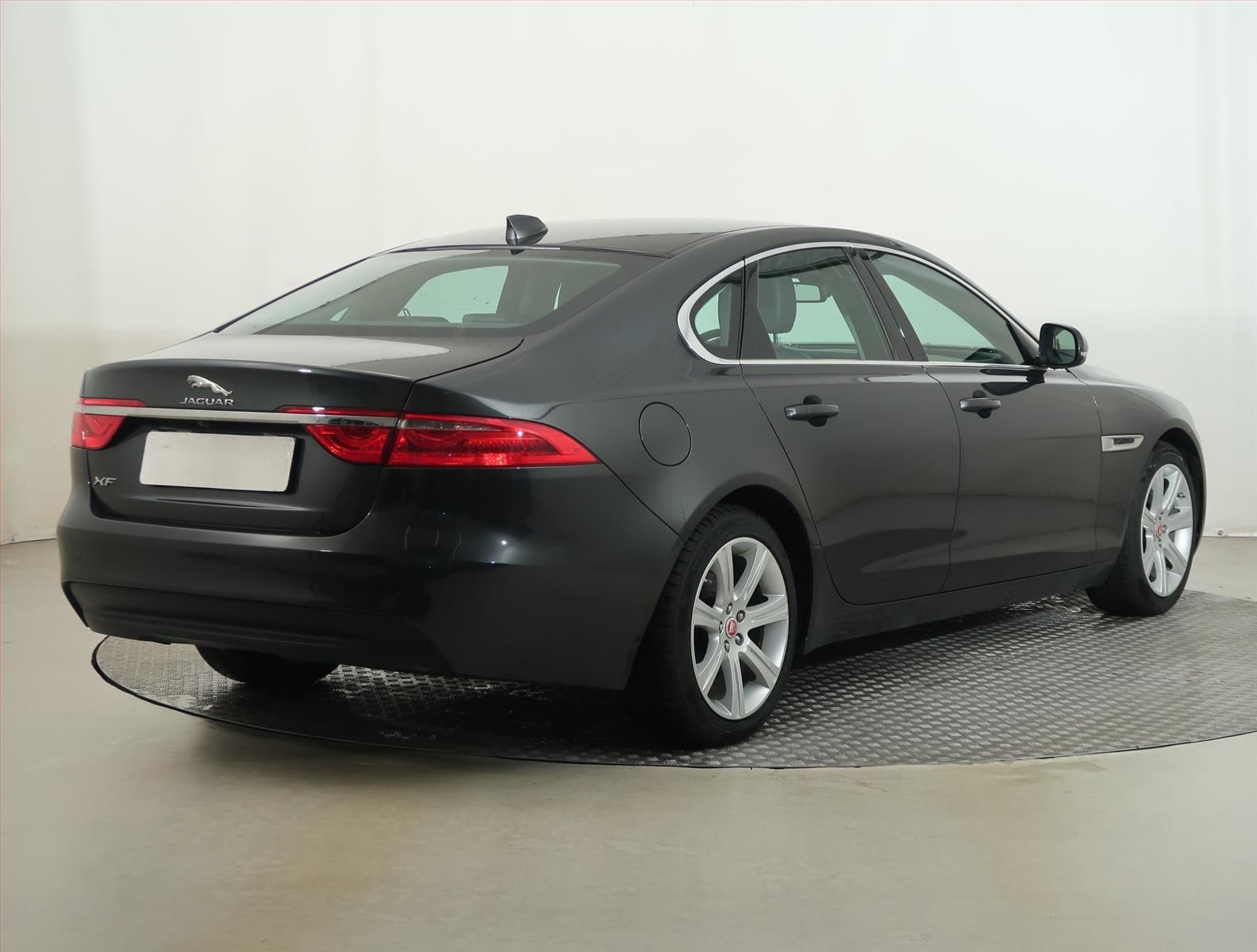 Jaguar XF, E-Performance, Automat, Kůže - fotka 5