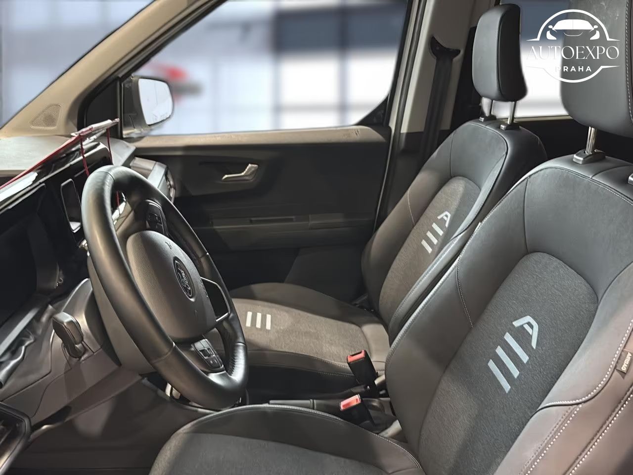 Ford Tourneo Courier, Active Automatik* Navigace* - fotka 6