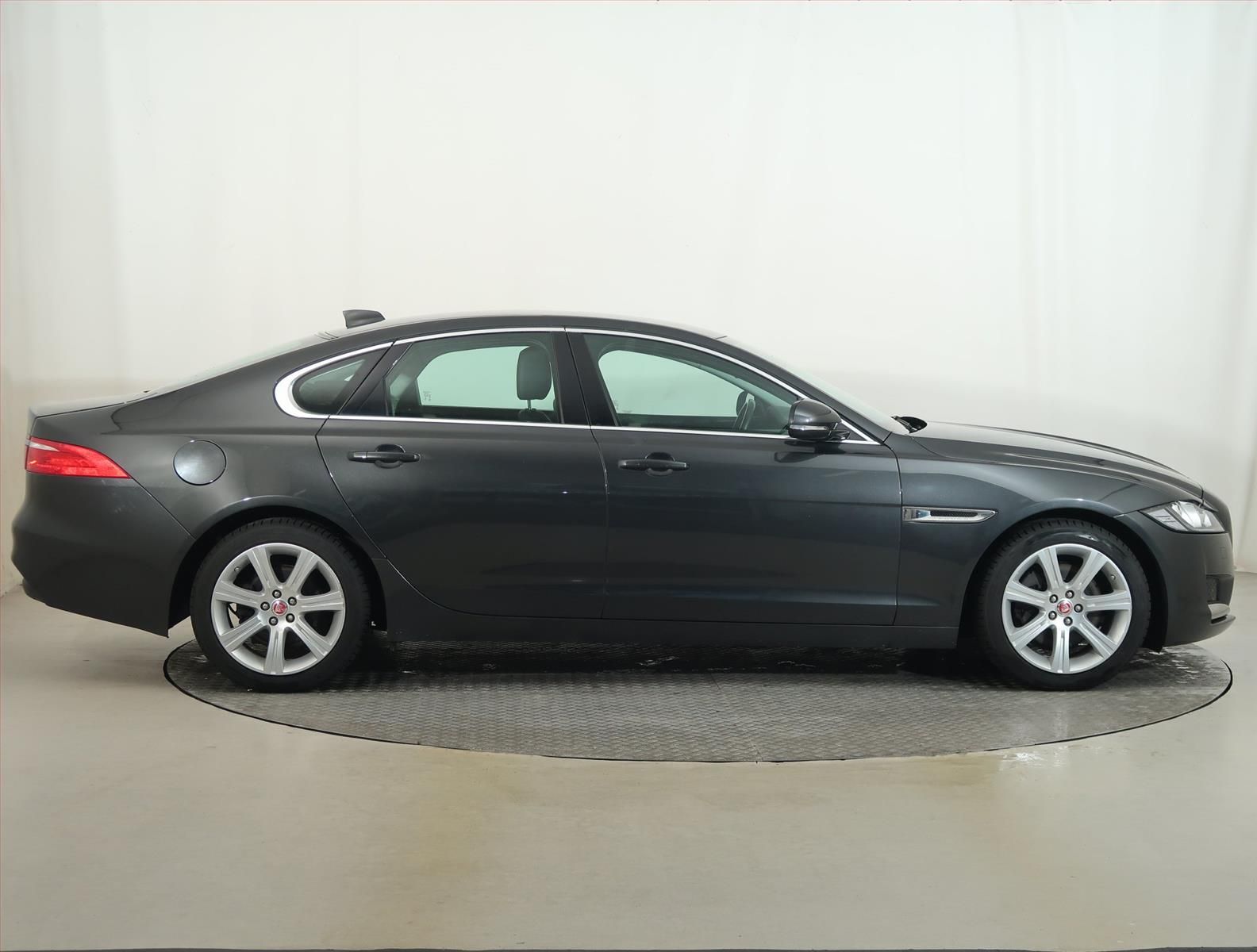 Jaguar XF, E-Performance, Automat, Kůže - fotka 6
