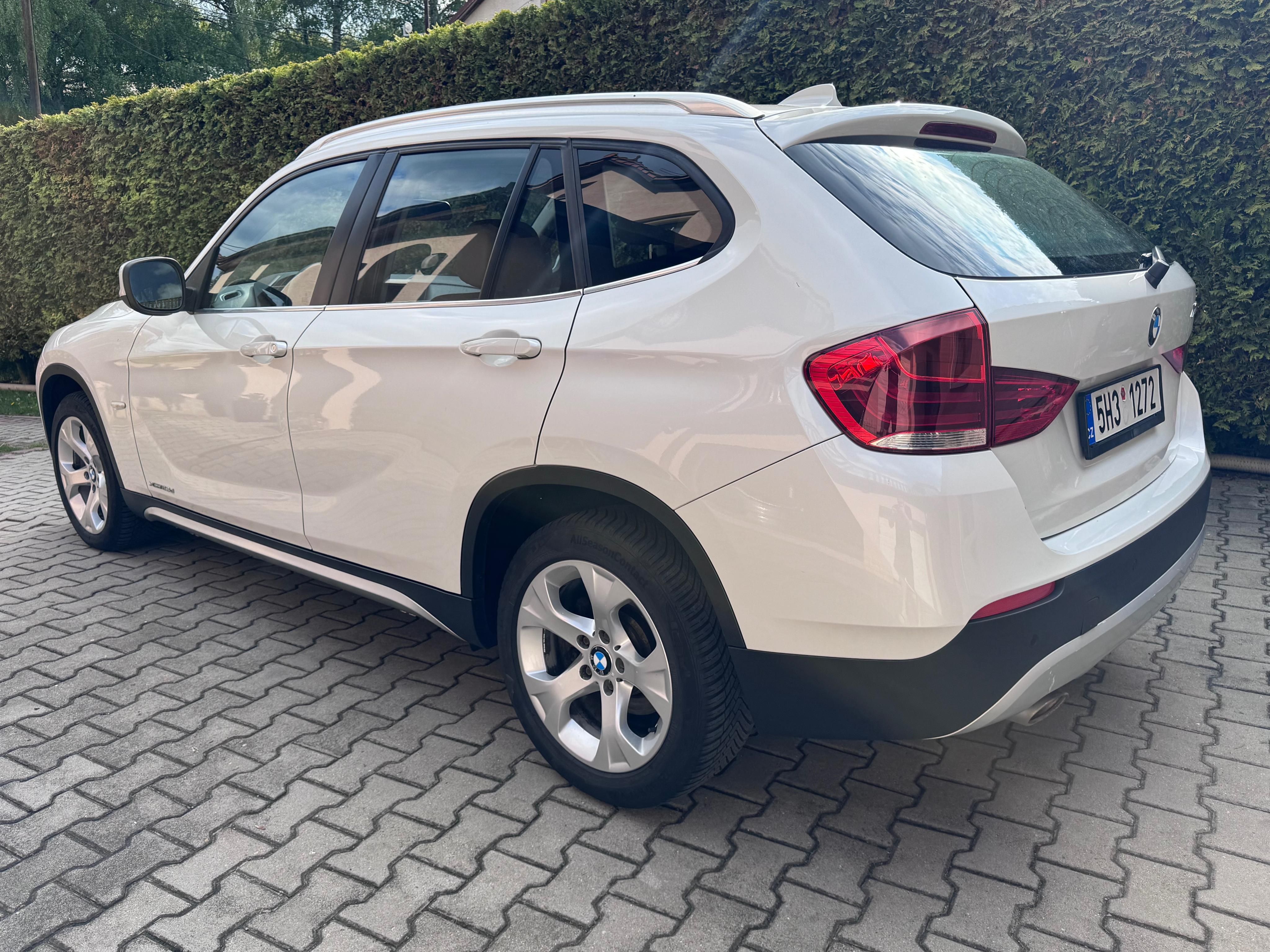 BMW X1, xDrive 23d + nosič na kola - fotka 2