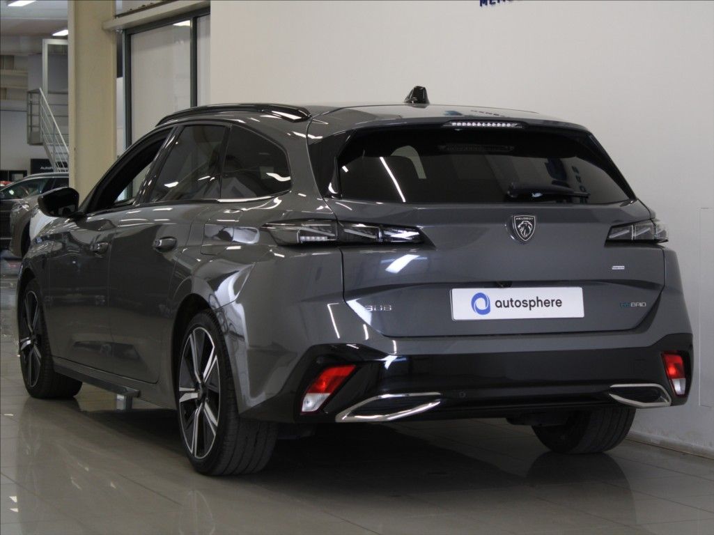 Peugeot 308, 1,6 PHEV 225k. GT Pano.Matrix - fotka 3