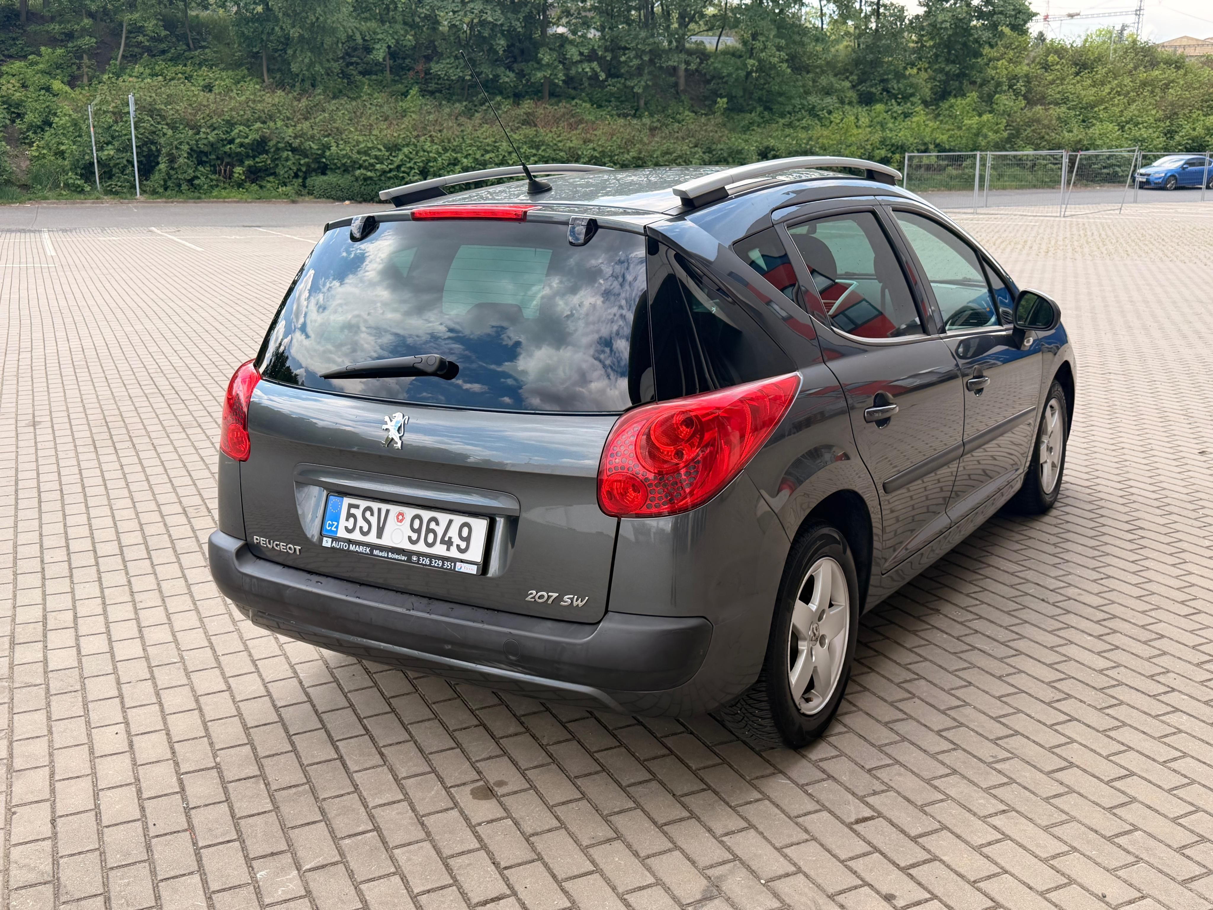 Peugeot 207, 1,4VTi, 70kw, Panorama - fotka 5
