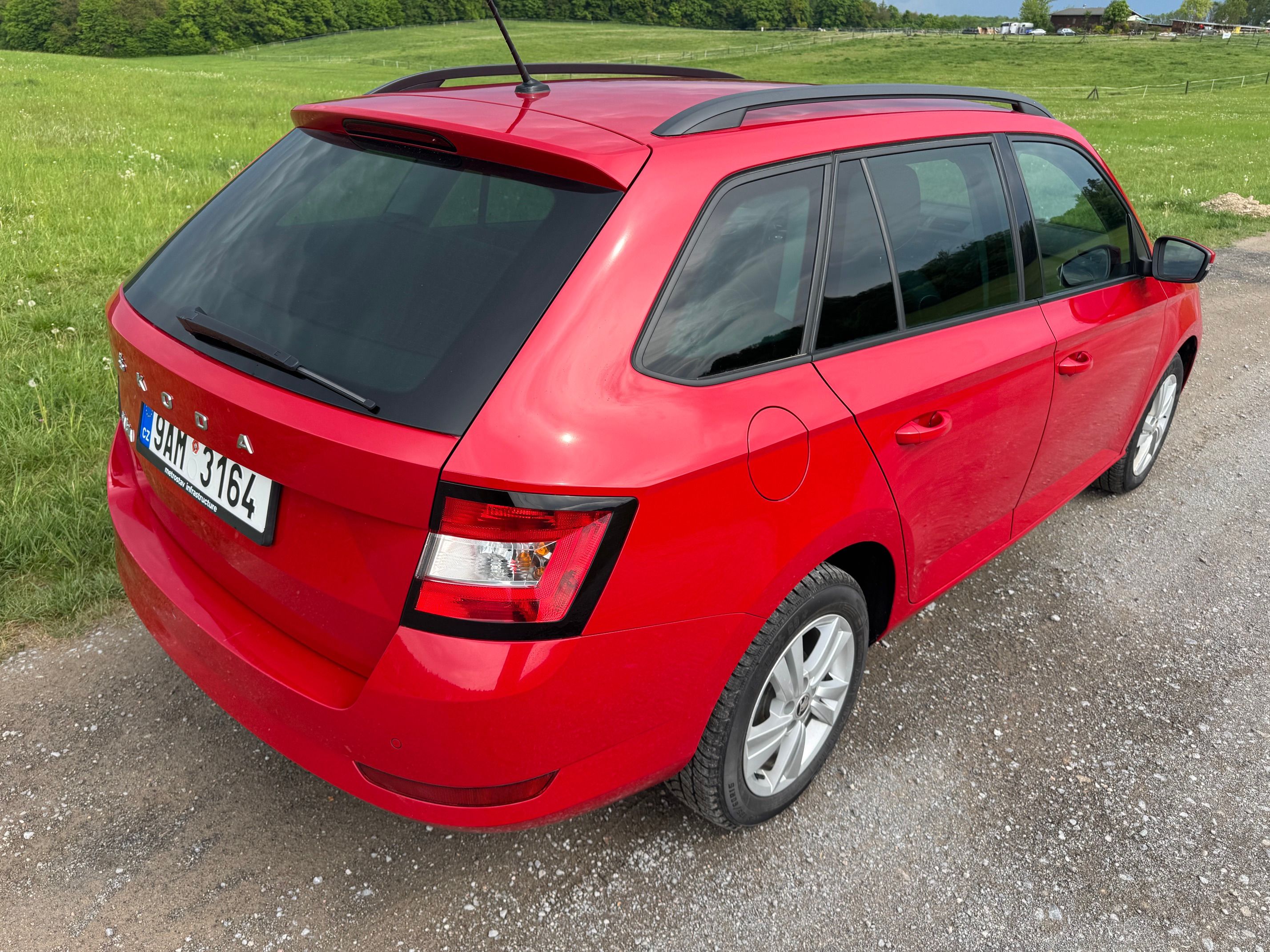 Škoda Fabia, 1.0TSI AMBITION+ TOUR KOUP. ČR - fotka 3