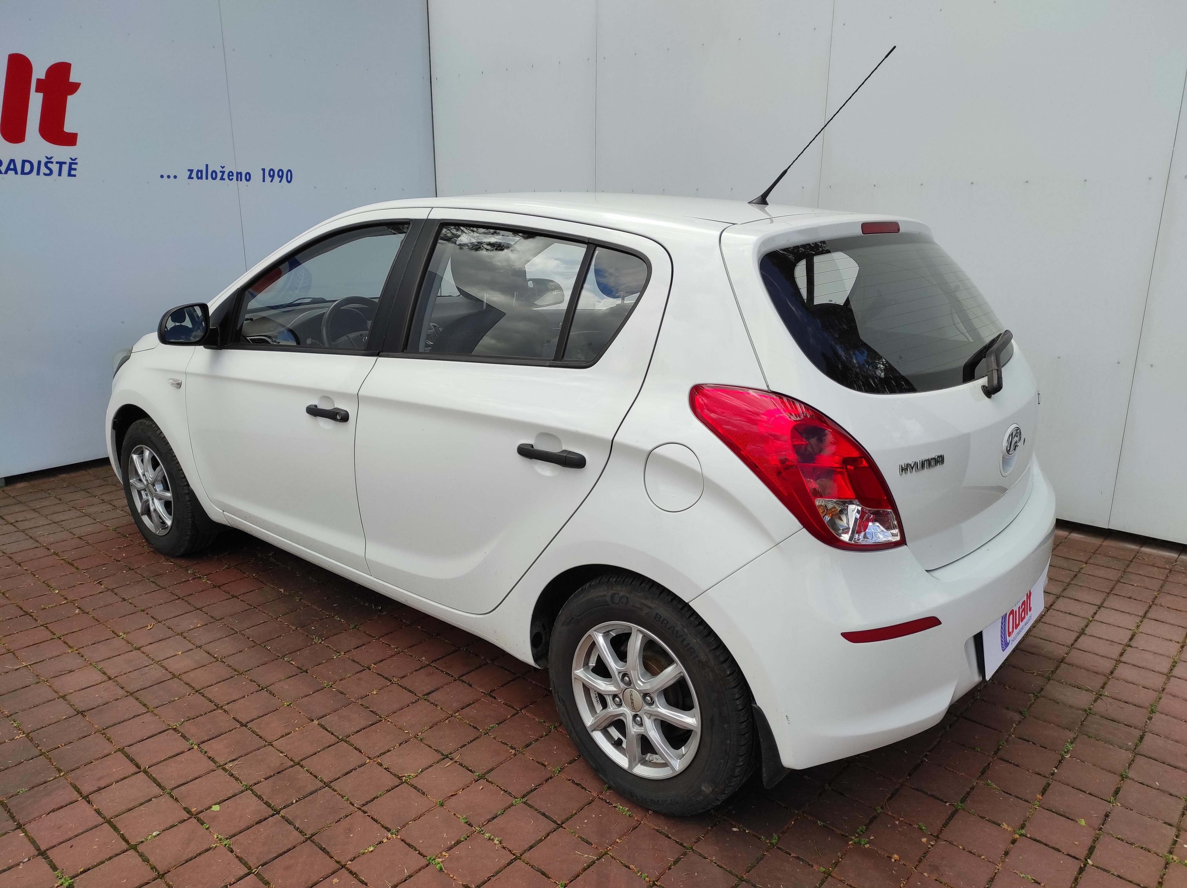Hyundai i20, 1.2 ČR, 1.MAJ, SERVISKA, KLIMA - fotka 6