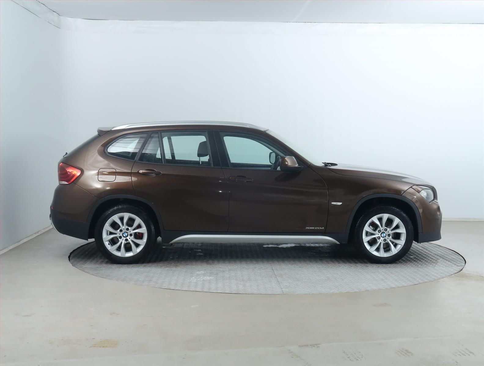 BMW X1, xDrive20d, 4X4, Xenony - fotka 6