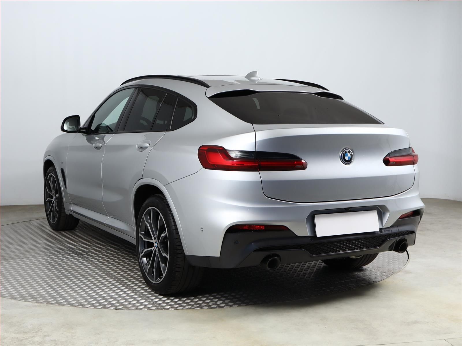 BMW X4, xDrive30d, M Paket X - fotka 4