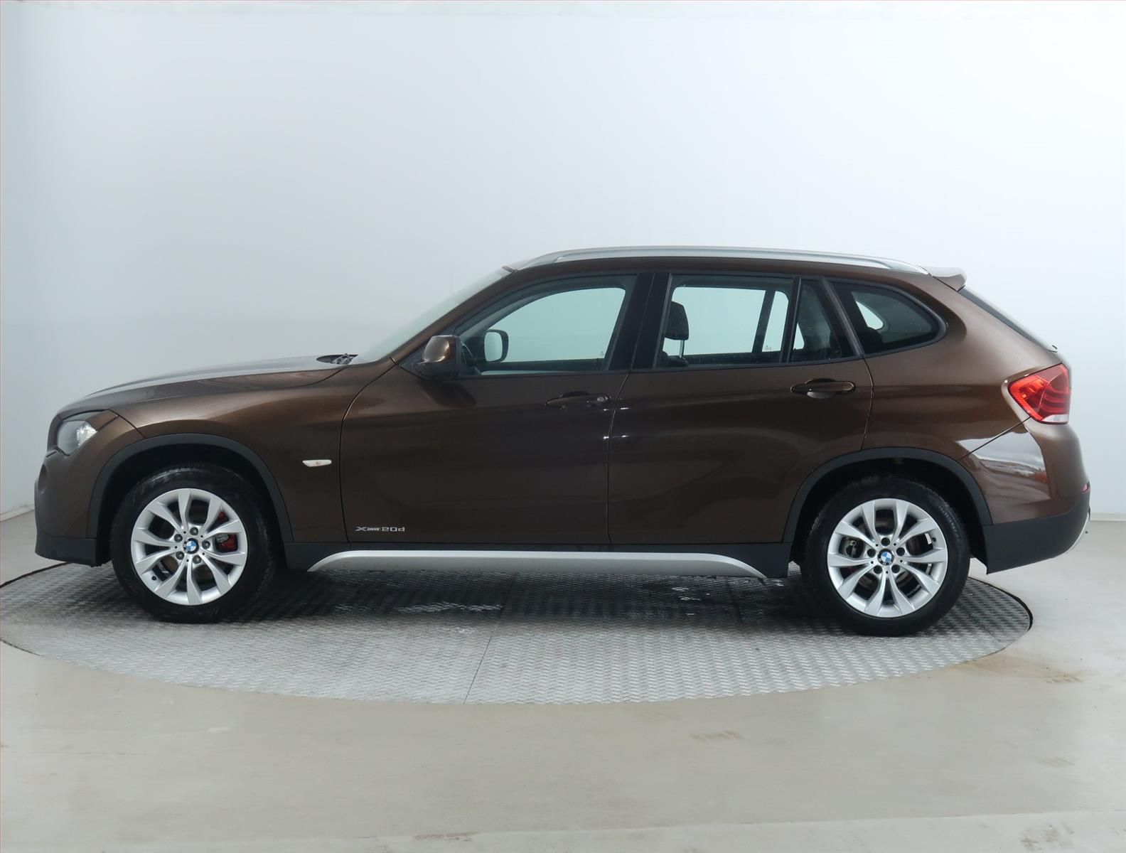 BMW X1, xDrive20d, 4X4, Xenony - fotka 3