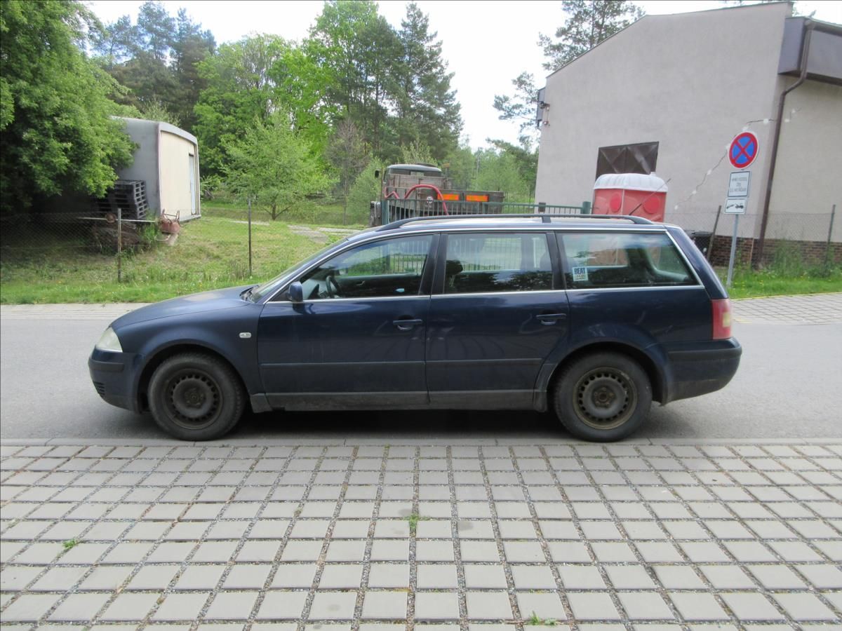 Volkswagen Passat, 1,9 TDi, Klima, Vyhř. sed. - fotka 6