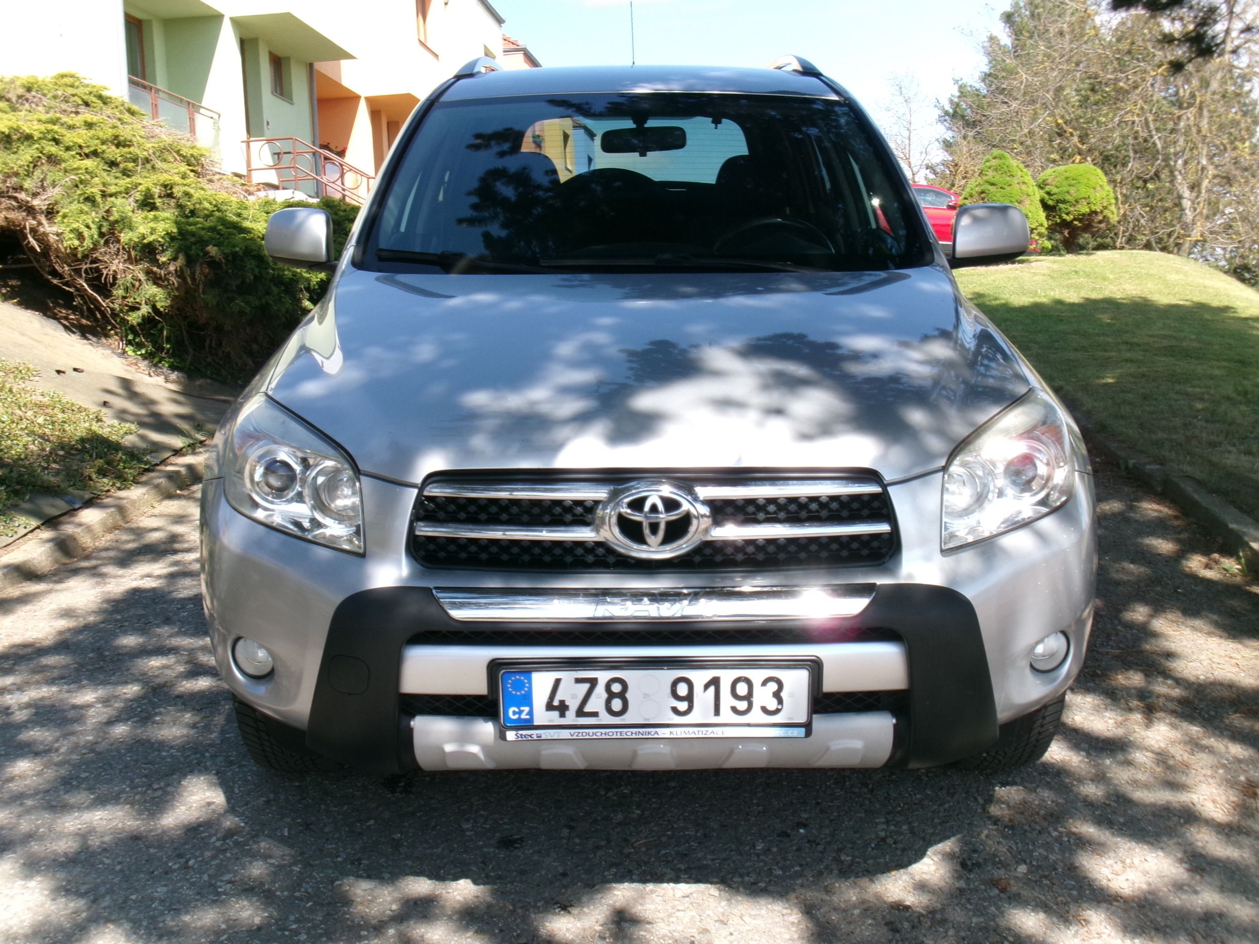Toyota Rav4, 2.2 D 4x4 - fotka 2