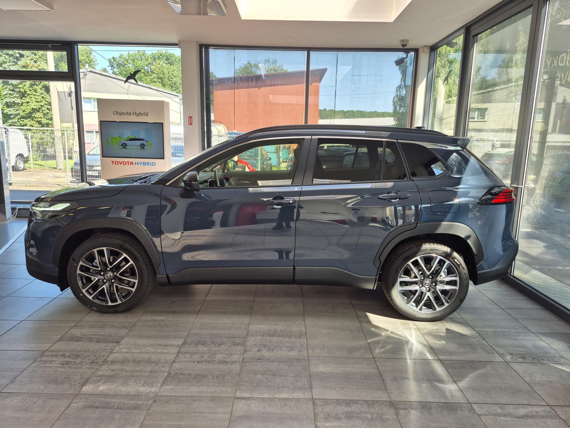 Toyota Corolla Cross, Executive Skyview 2.0 Hybrid ( - fotka 5