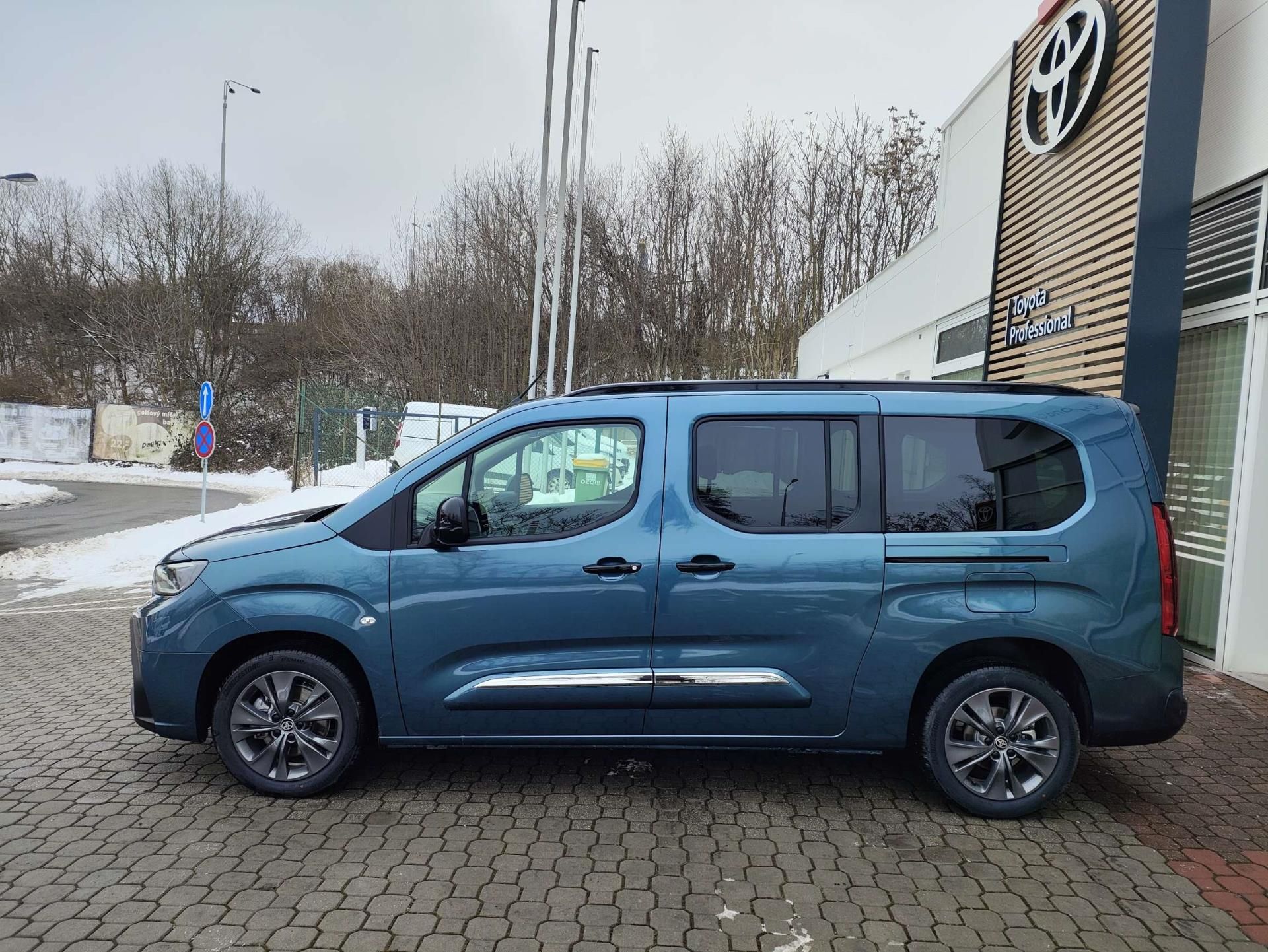 Toyota Proace City Verso, 1.5D 8AT Family 7S - fotka 3
