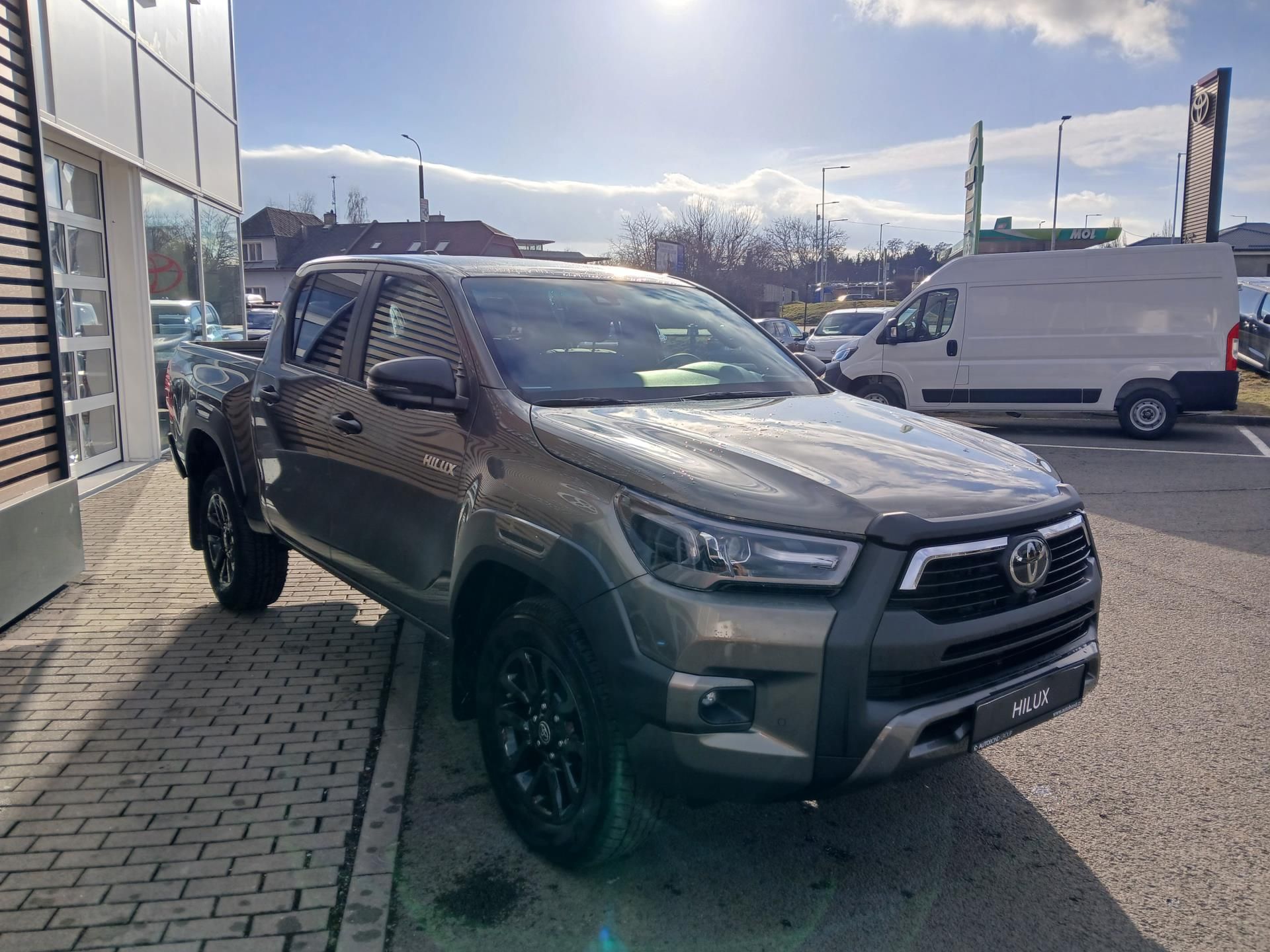 Toyota Hilux, 2.8 D 6st. AT Invincible - fotka 3