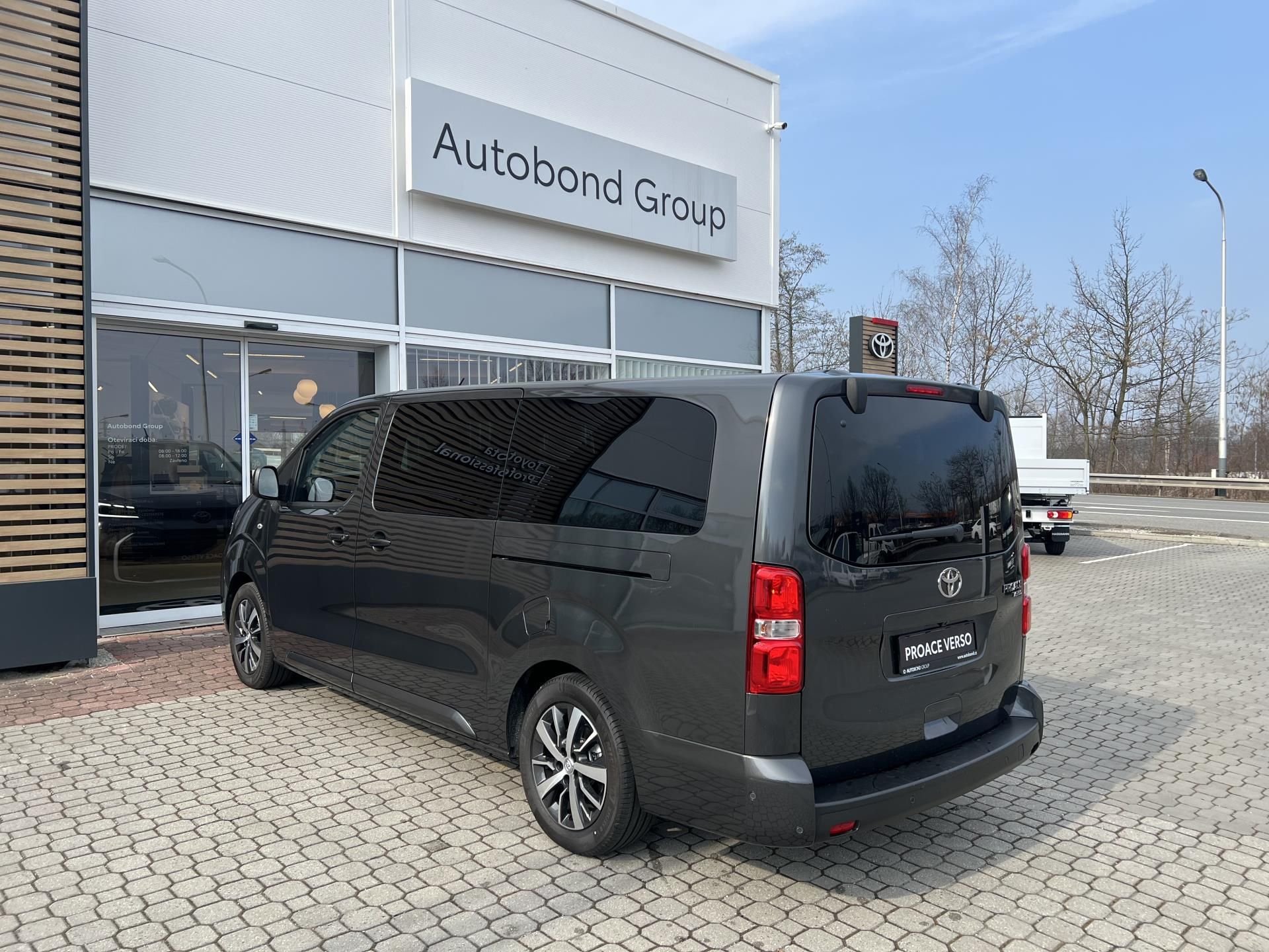 Toyota Proace Verso, 2.0D 8AT VIP 6S L2 Skyview - fotka 4