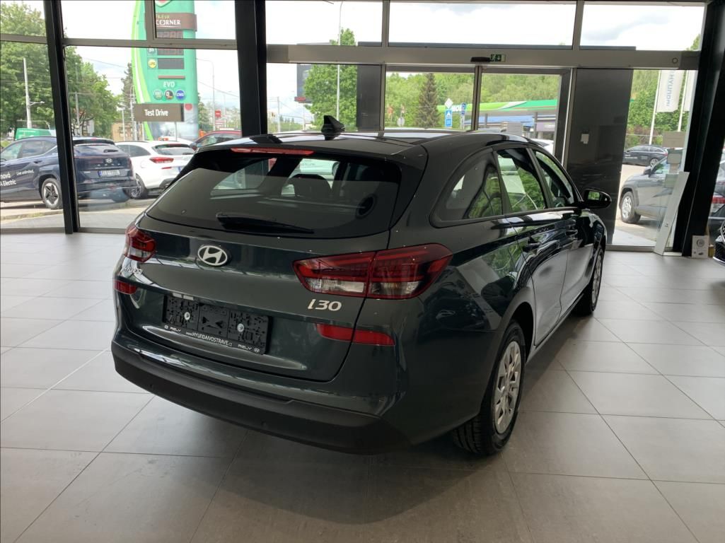 Hyundai i30, 1,5 i CVVT 71kW MT COMFORT - fotka 5
