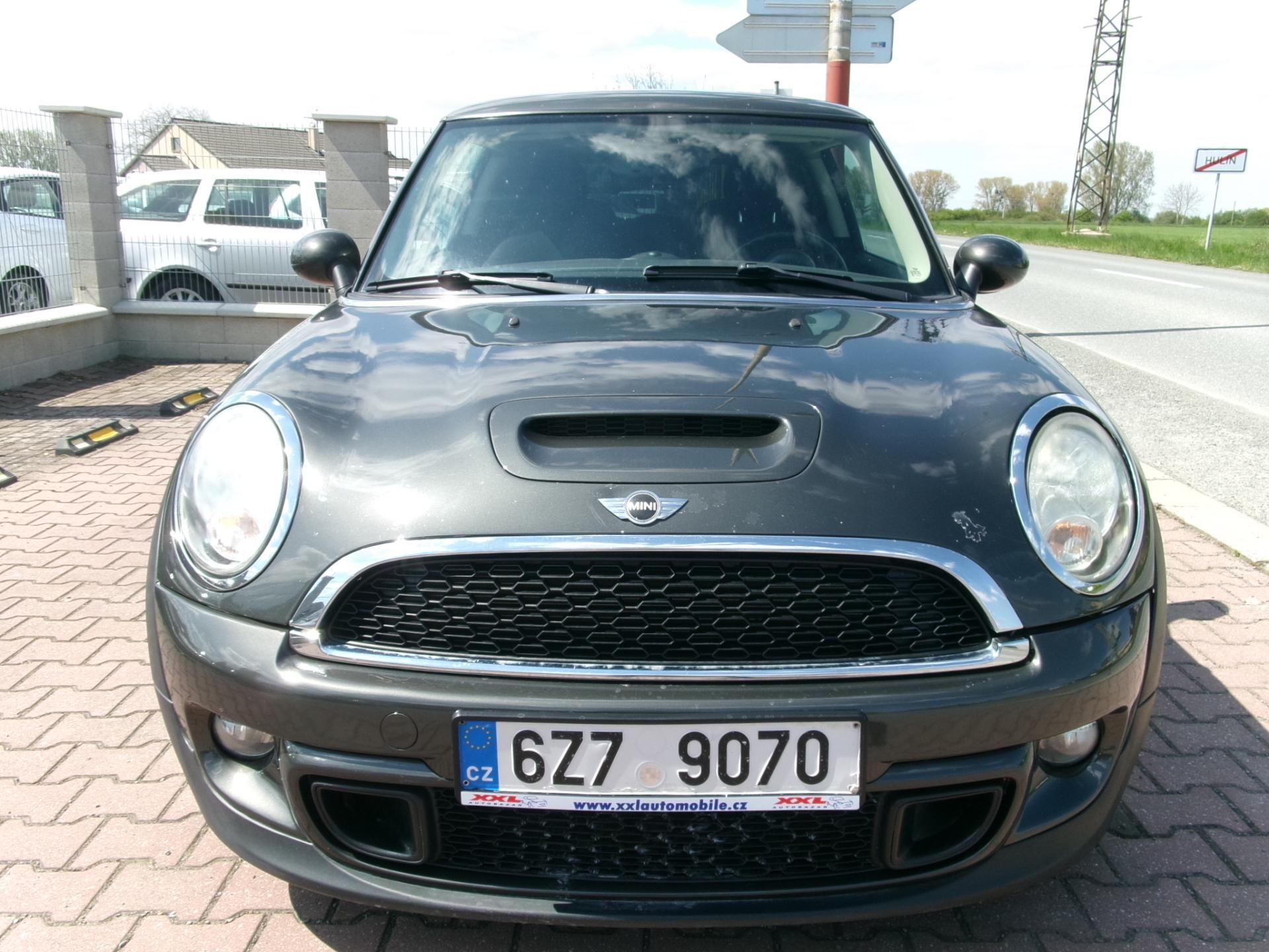 Mini Cooper S, 1,6i AC TEMP ALU 135kW - fotka 3