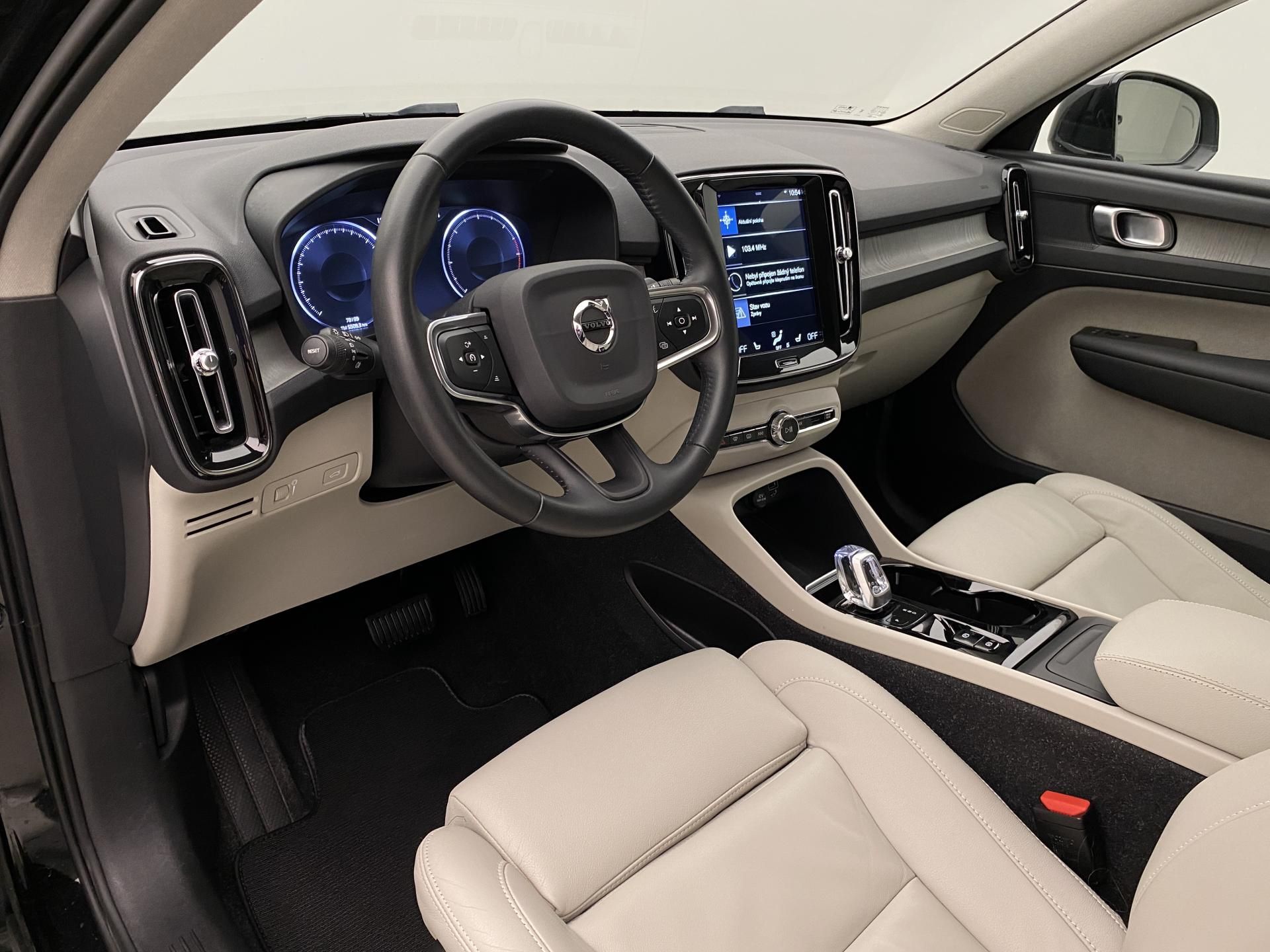 Volvo XC40, D4 AWD INSCRIPTION AUT - fotka 4