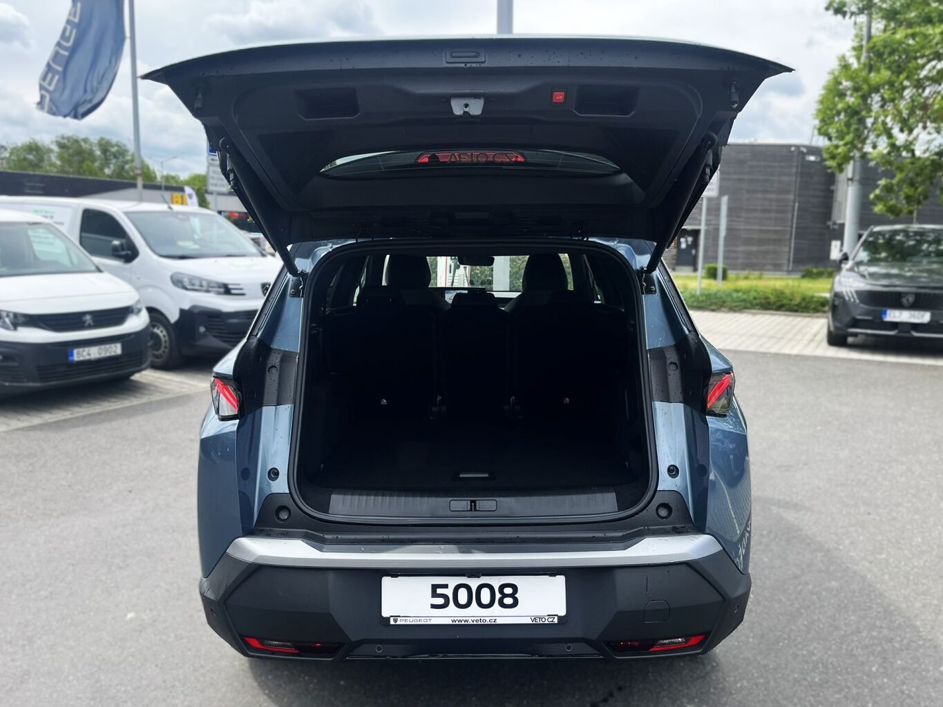 Peugeot 5008, GT Hybrid 145 e-DCS6 - fotka 4