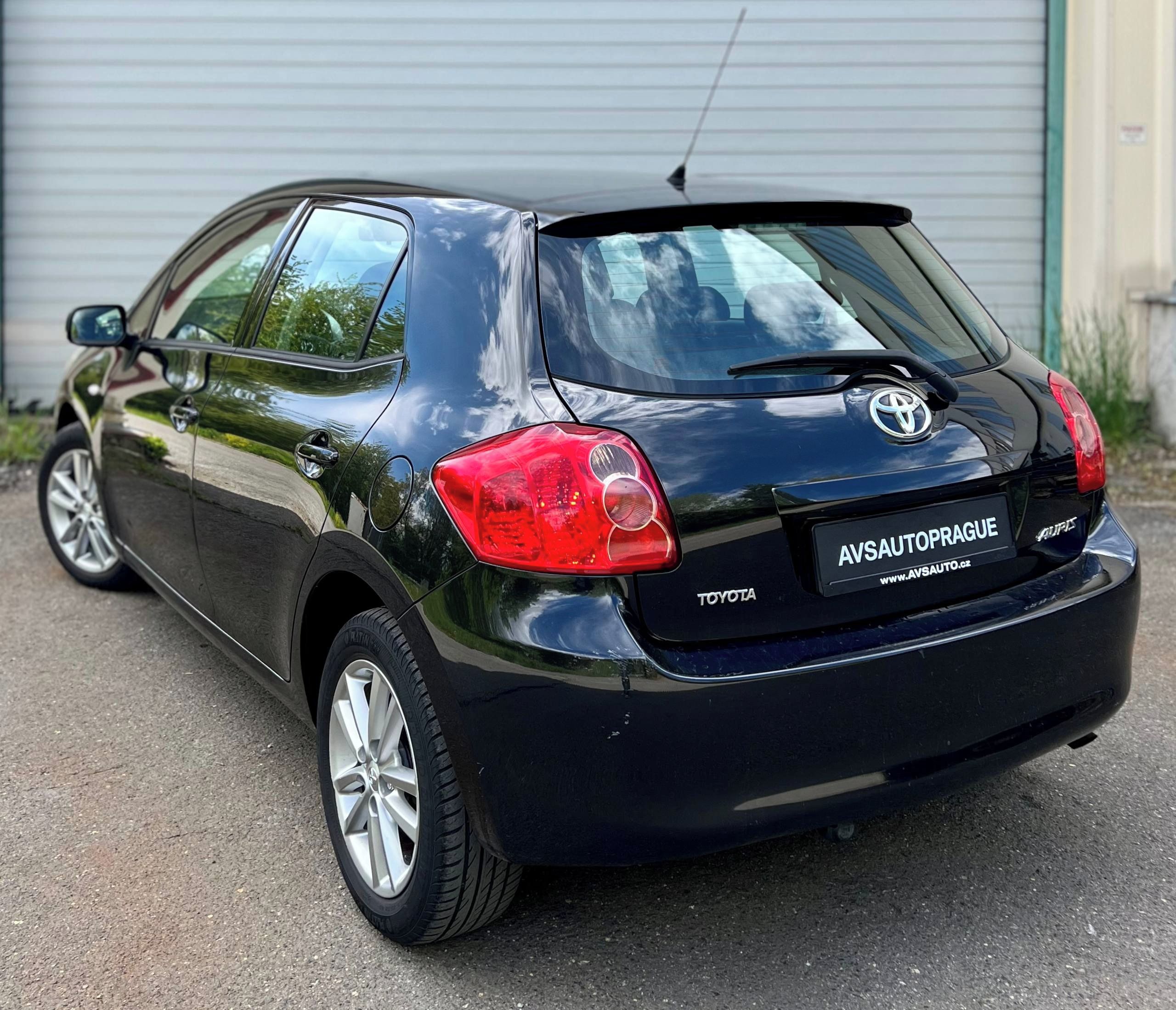 Toyota Auris, 1.4 VVT-i 71 KW – NÍZKÝ NÁJEZD - fotka 6