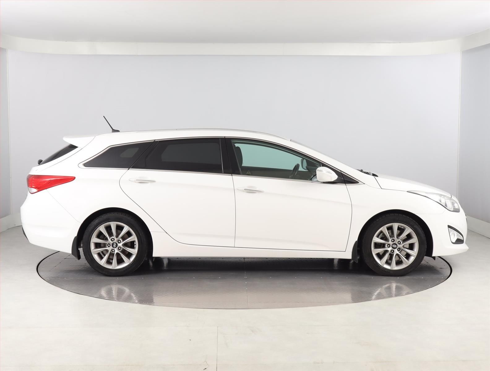 Hyundai i40, 1.7 CRDi, Serv.kniha - fotka 6