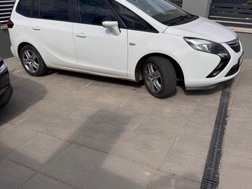 Opel Zafira-Tourer-1.4benzin