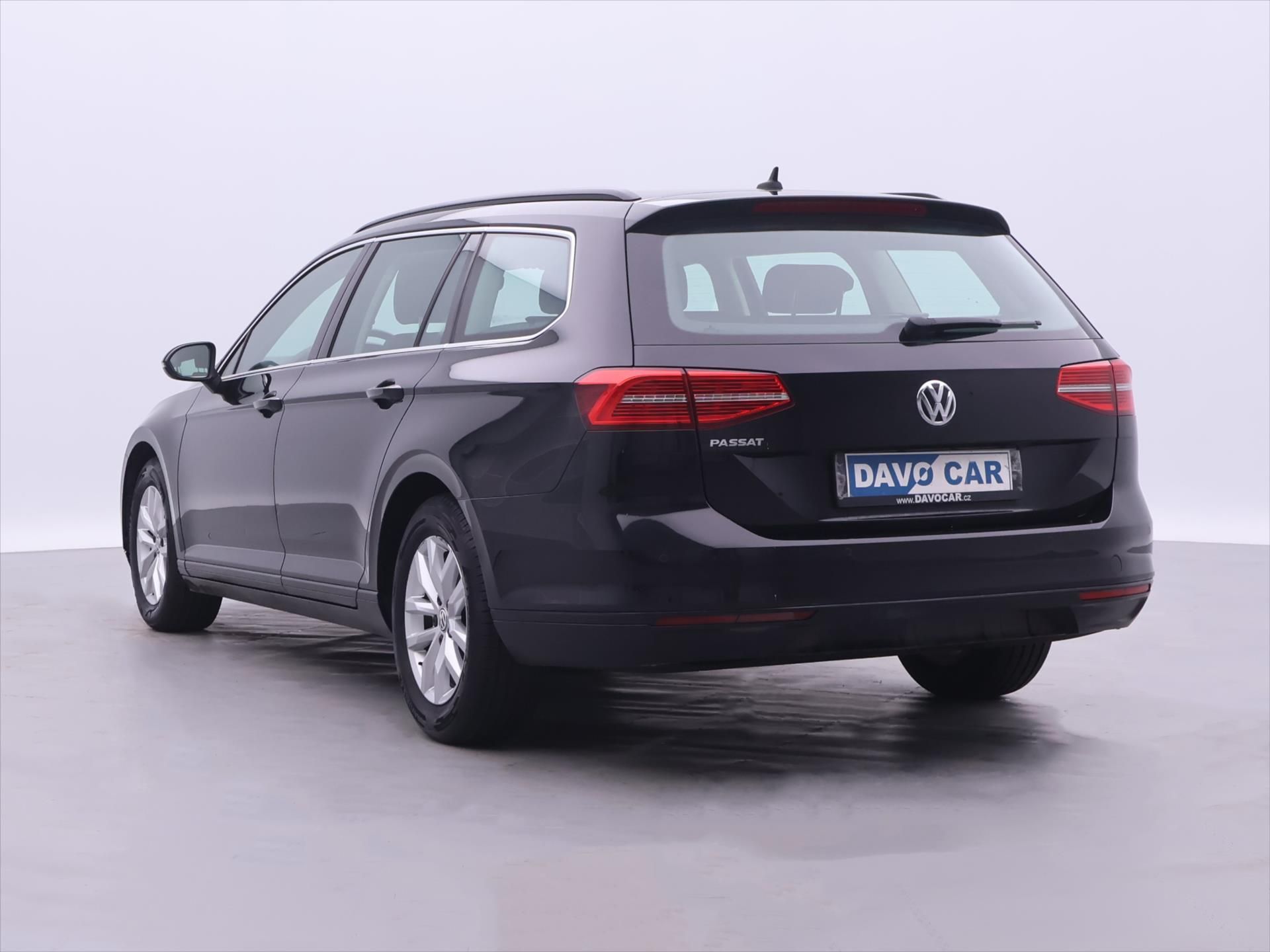 Volkswagen Passat, 1,6 TDI High LED - fotka 5