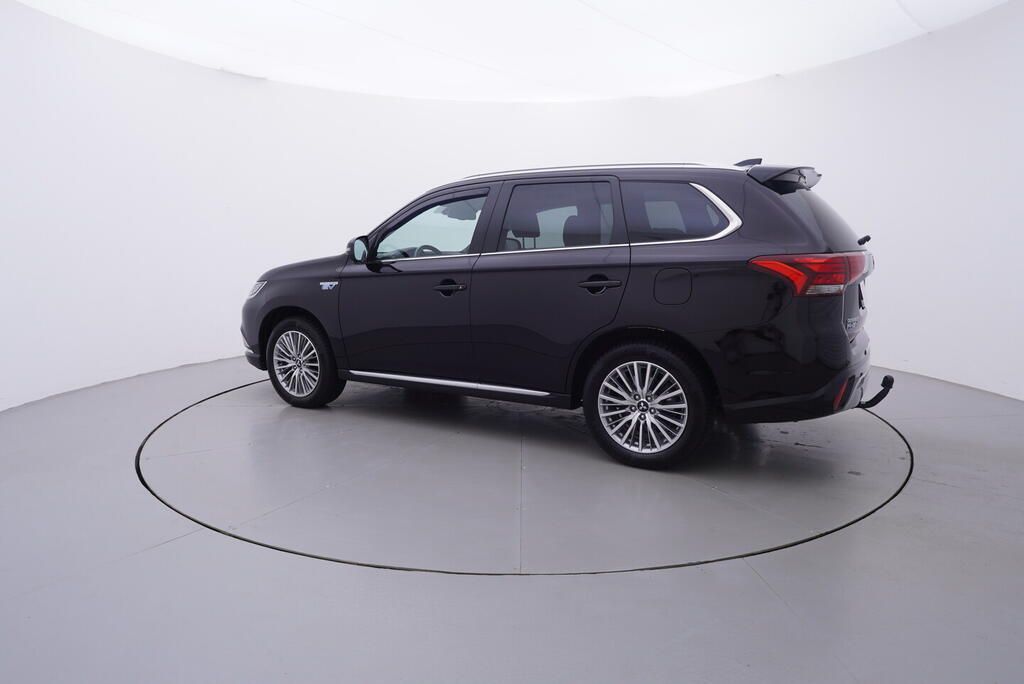 Mitsubishi Outlander, Intense+ 2.4 MIVEC 99 kW - fotka 3