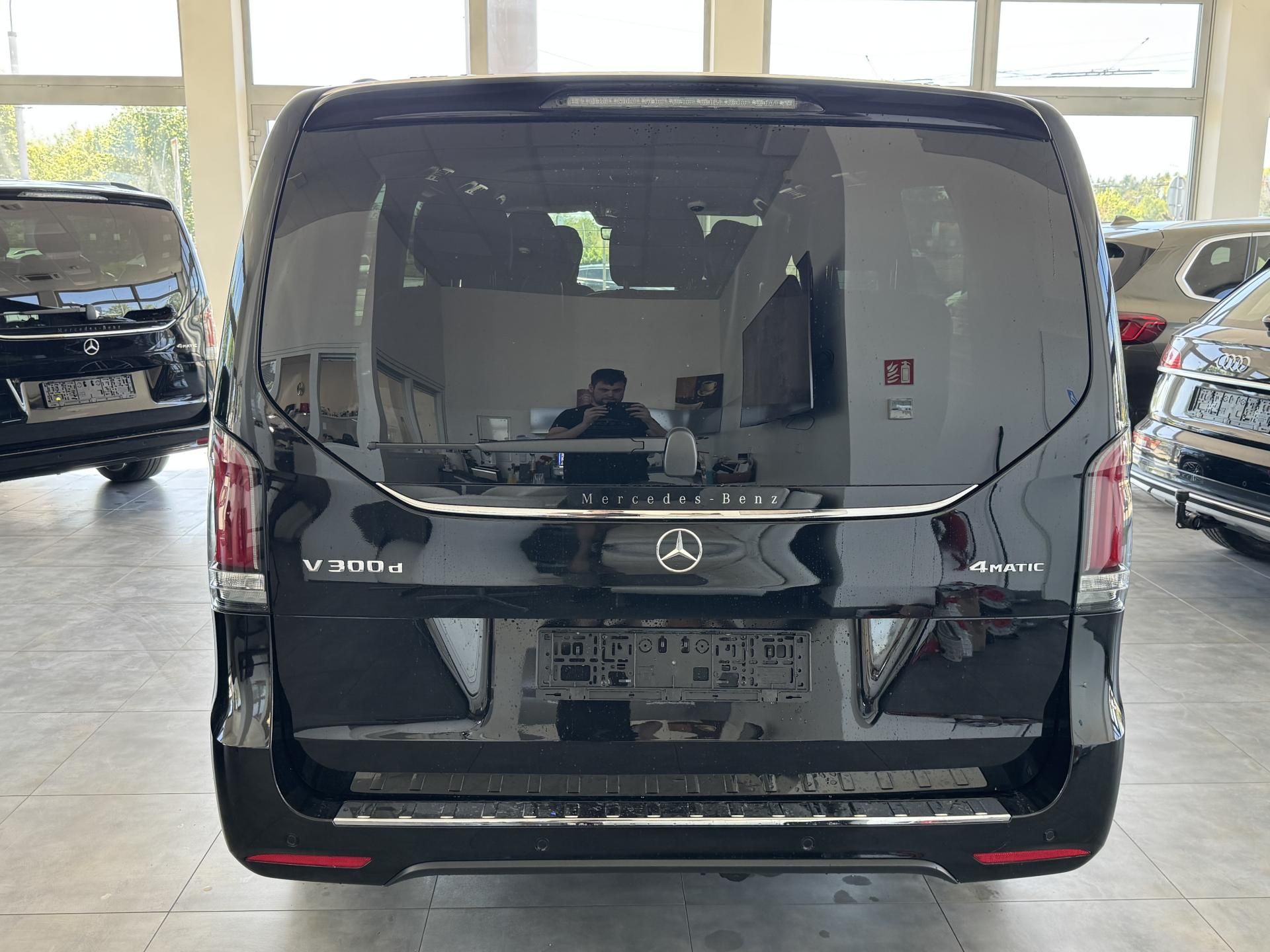 Mercedes-Benz Třídy V, V300d 4M XL Luxus sedadla EXC. - fotka 6