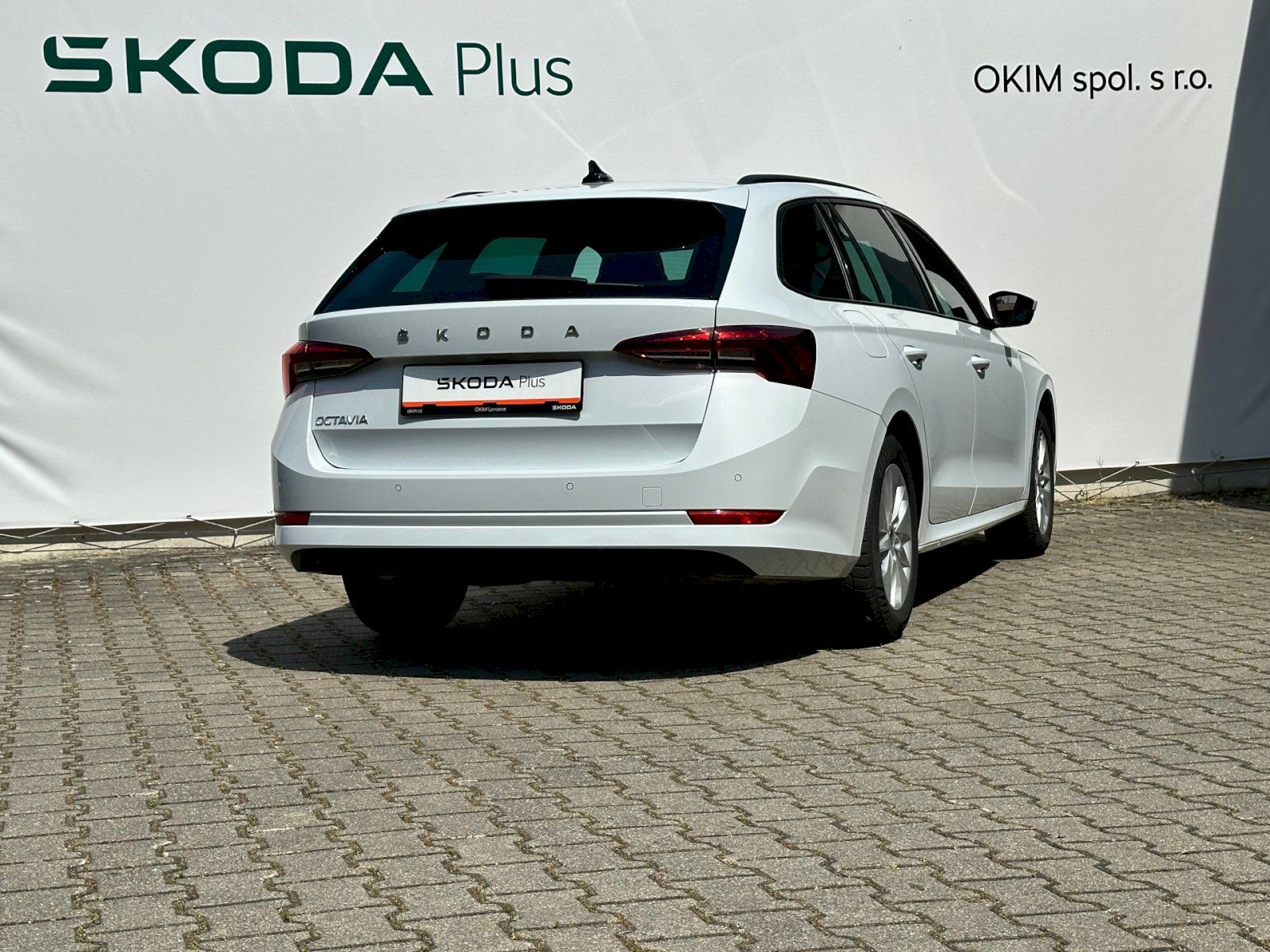 Škoda Octavia, 2.0 TDI 85kW Ambition Combi - fotka 2