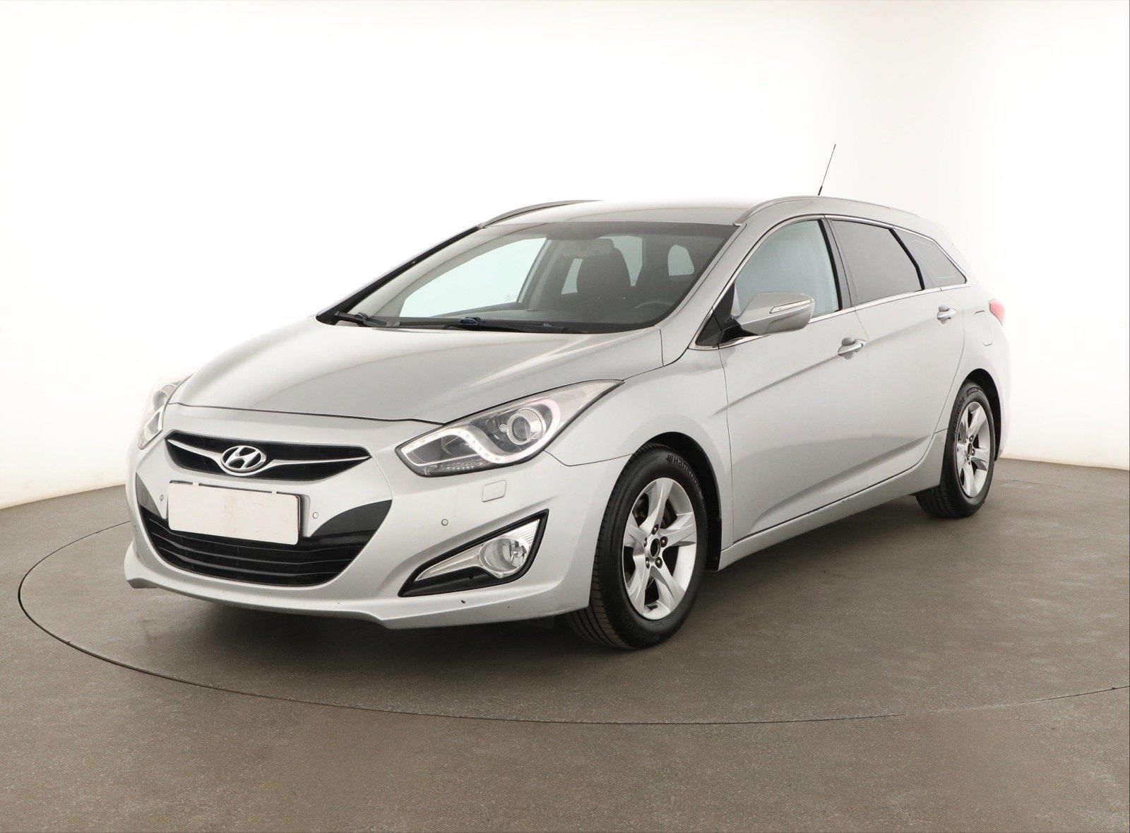 Hyundai i40, 1.7 CRDi, Automatická klima - fotka 2