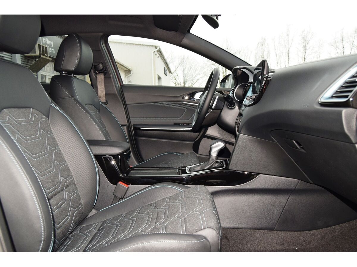 Kia XCee´d, 1,6 T-GDi 7DCT STEEL EDITION - fotka 4