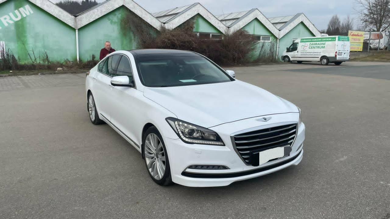 Hyundai Genesis, Hyundai Genesis, 3,8 V6 232kW - fotka 2
