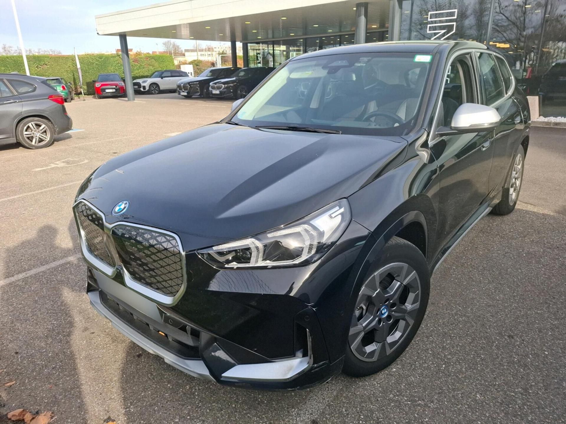 BMW iX1
